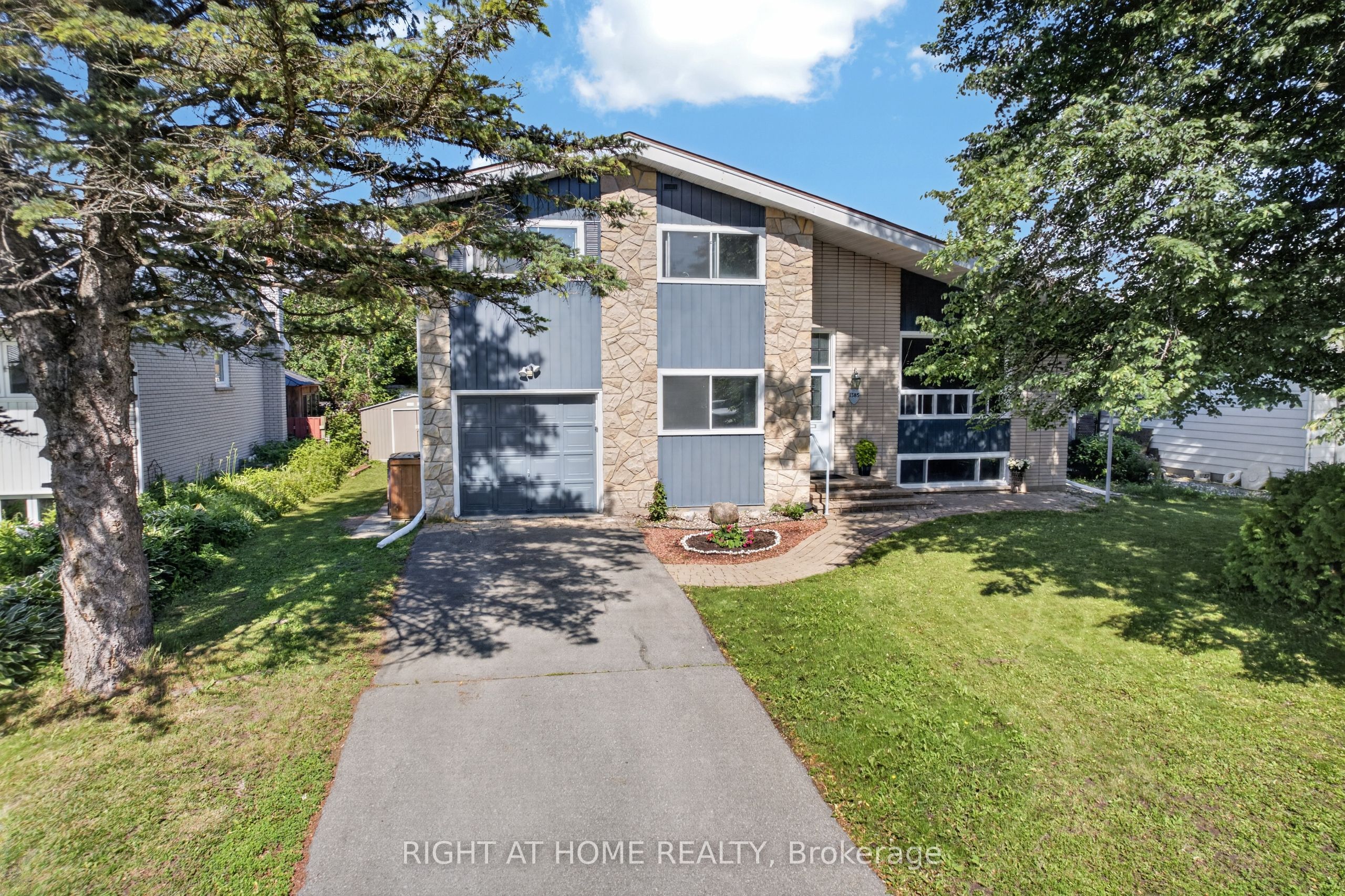 1385 Chartrand Avenue, Orleans - Cumberland and Area, ON K1E 1H9
