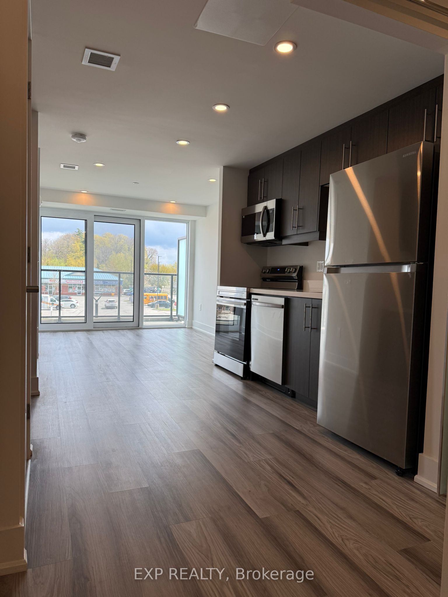 575 Conklin Road 219, Brantford, ON N3T 0Y2 photo 3