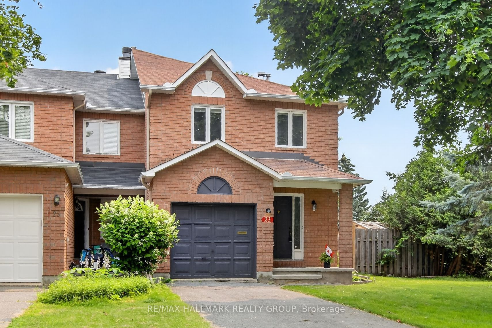 23 Whitegate Crescent, Barrhaven, ON K2J 4B6 photo 2
