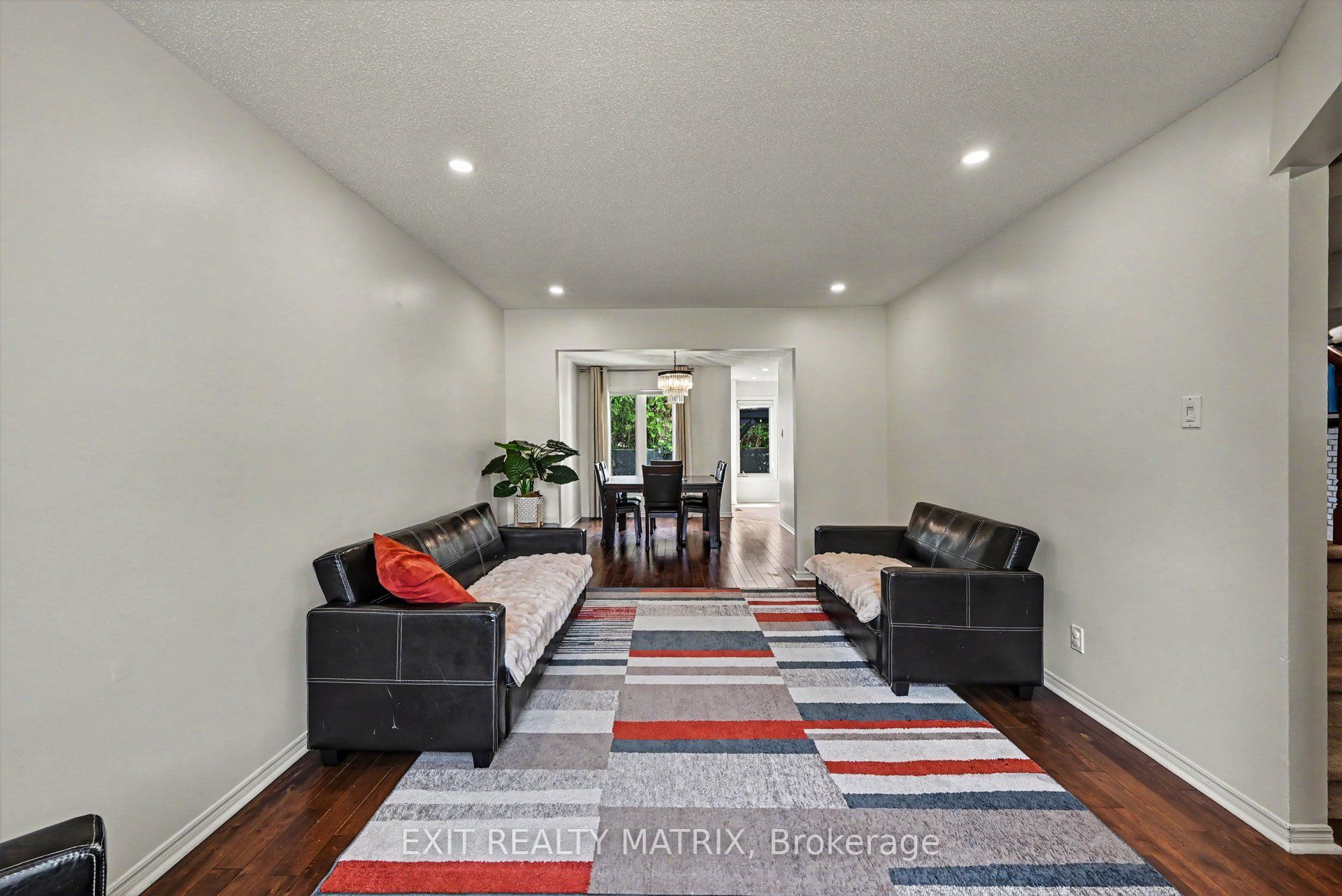 627 Chenier Way, Orleans - Cumberland and Area, ON K4A 1R5 photo 4