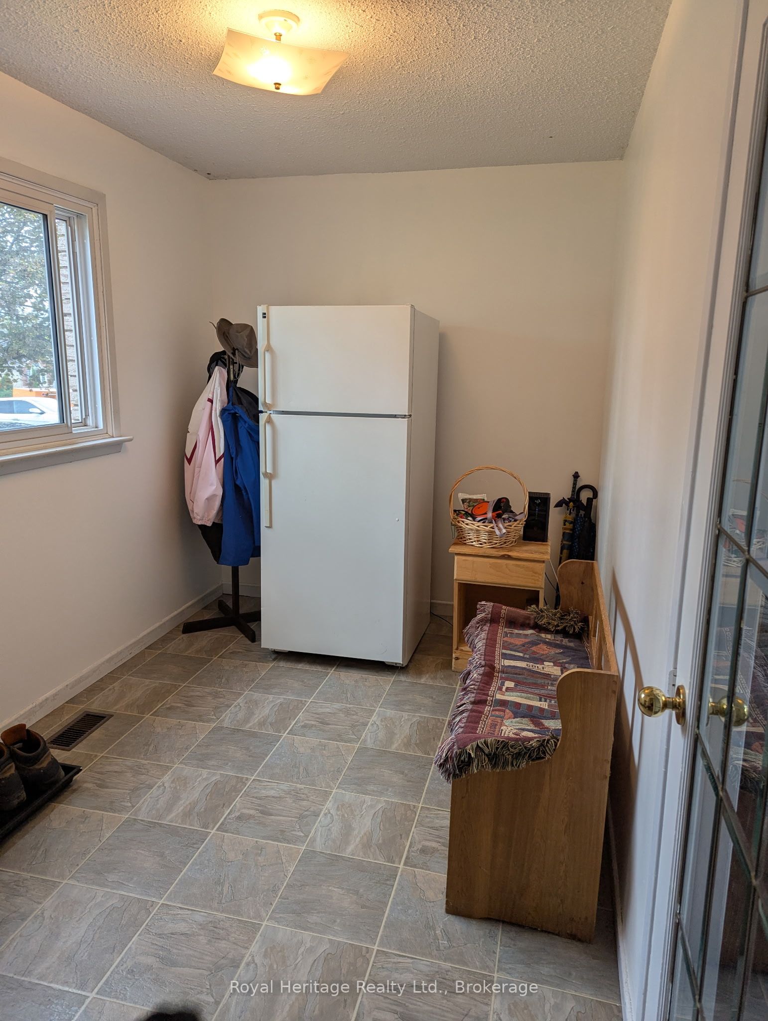 36 RIVERVIEW Road, Kawartha Lakes, ON K9V 1B3 photo 4