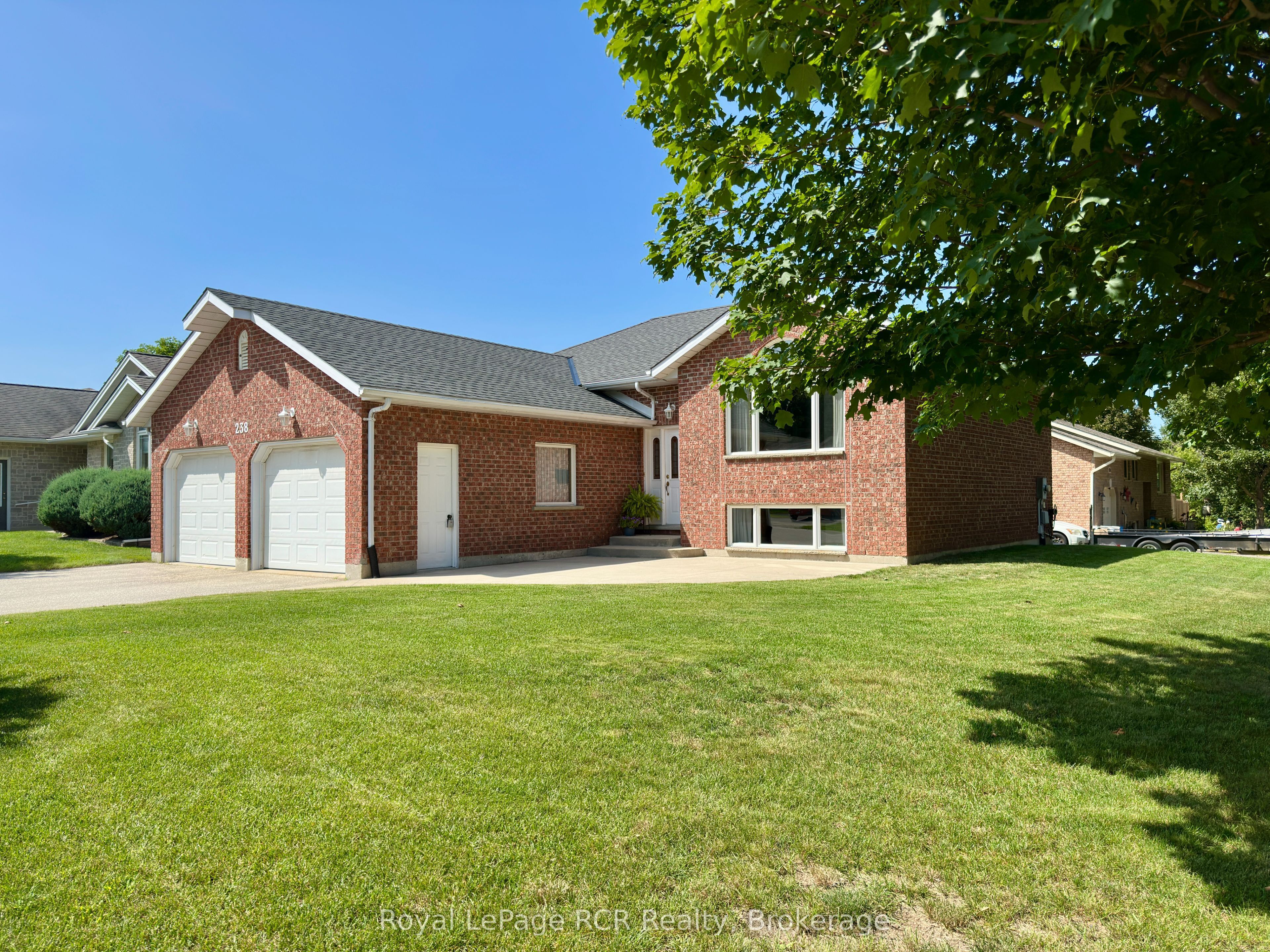 238 4th Street Crescent, Hanover, ON N4N 3S2 photo 2