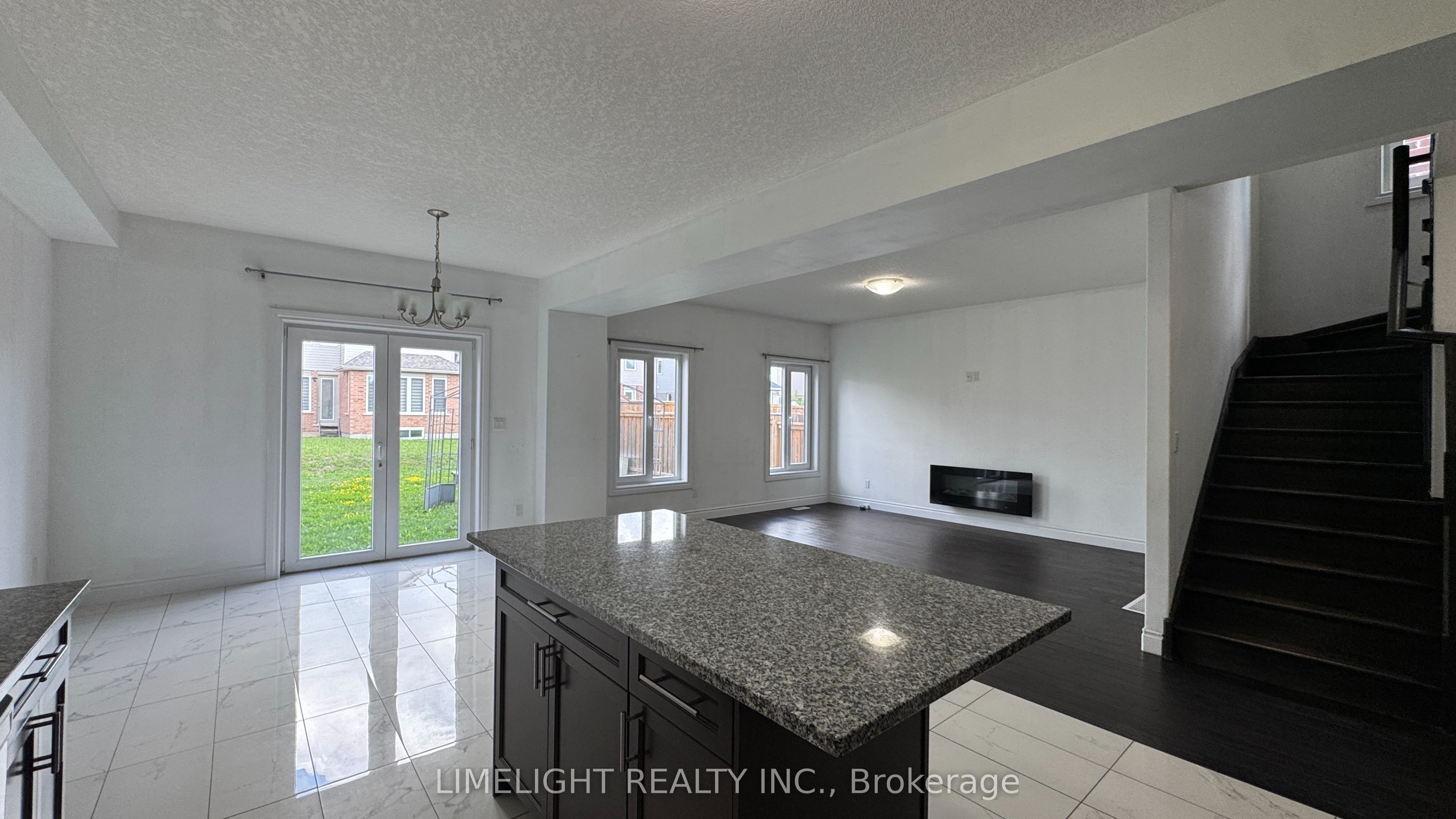 1942 Cedarpark Drive, London North, ON N5X 0J1 photo 2