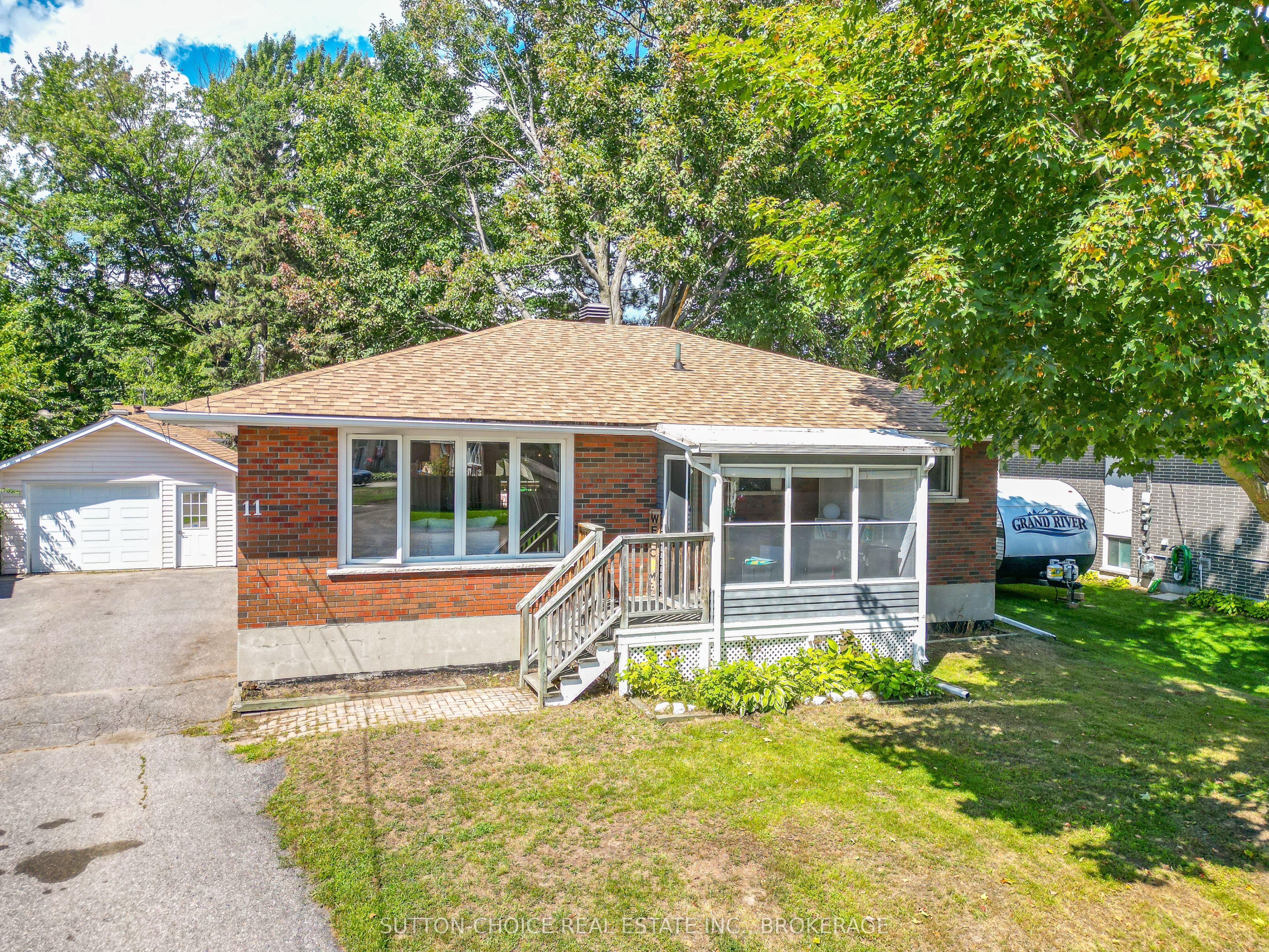 11 Milford Crescent, North Bay, ON P1A 1M4