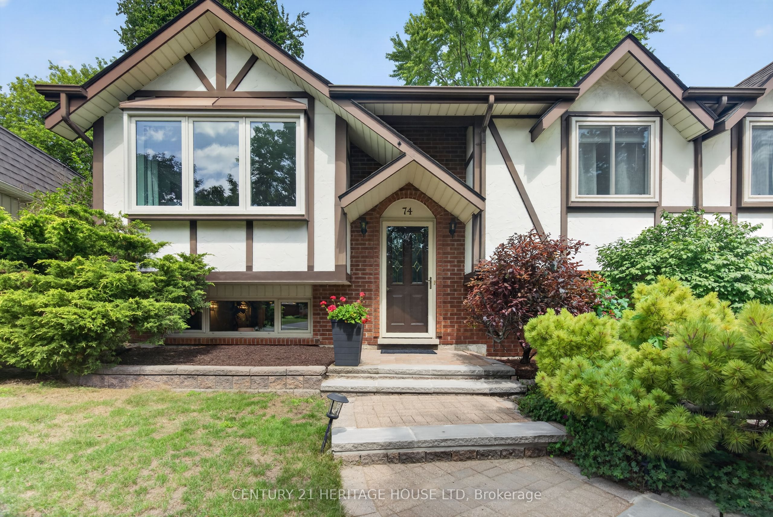 74 Cherry Hill Drive, Kitchener, ON N2E 1N6 photo 2