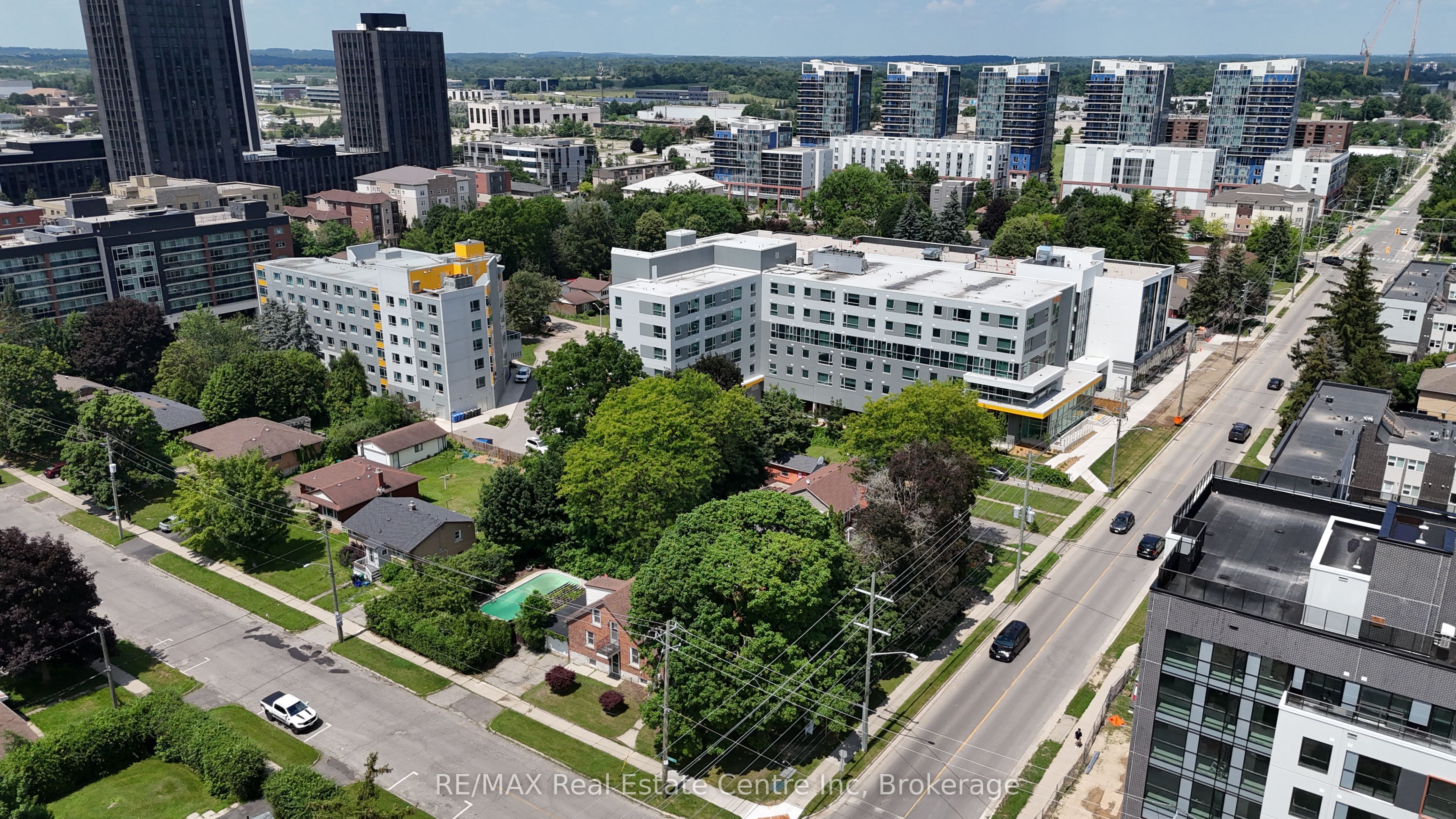 285 Albert Street W, Waterloo, ON N2L 3T9 photo 3