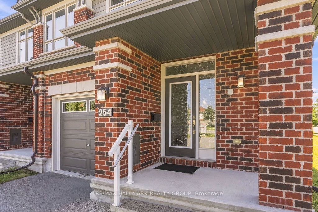 254 Dolce Crescent, Blossom Park - Airport and Area, ON K1X 0B3 photo 4