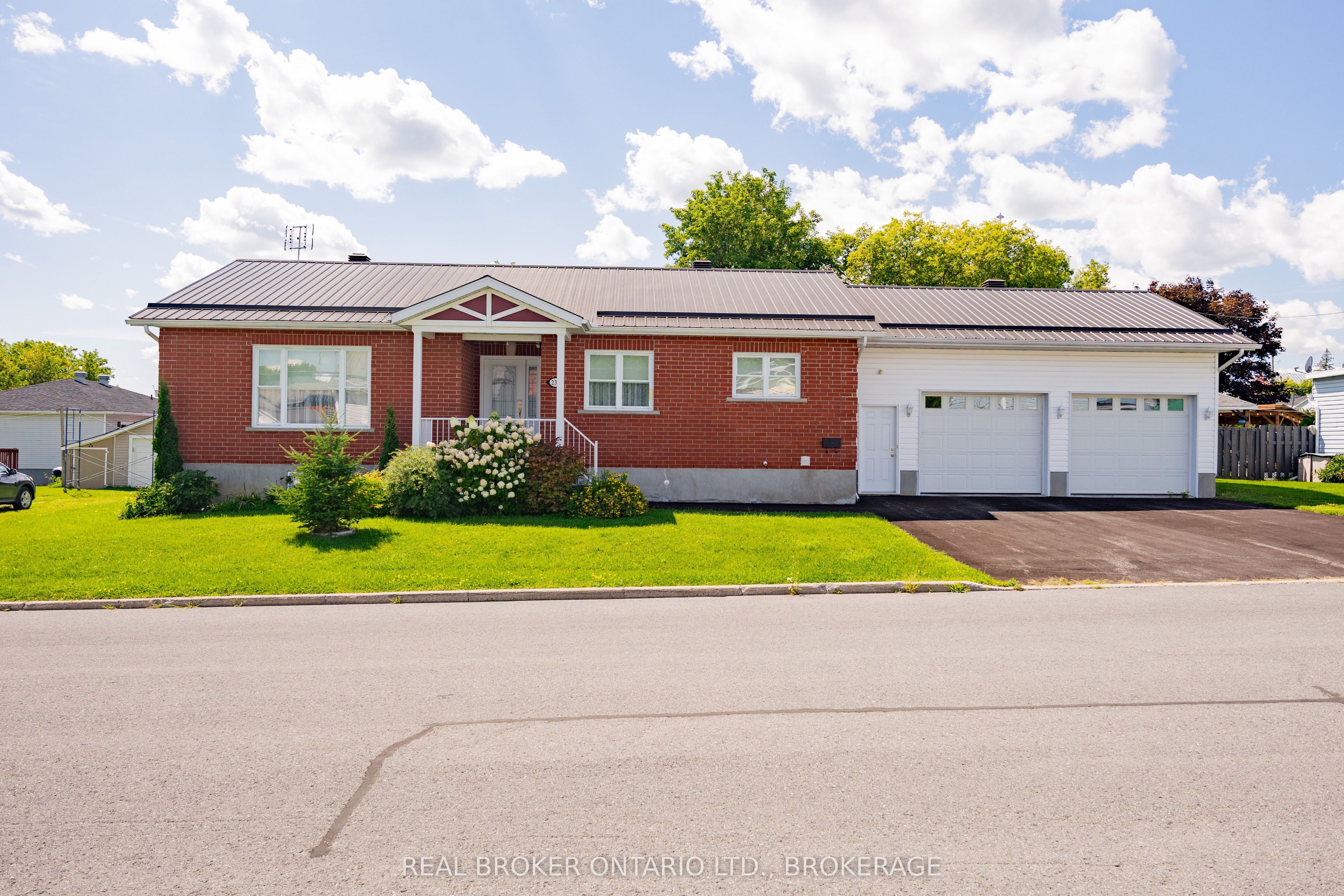 238 Bishop Street S, North Glengarry, ON K0C 1A0