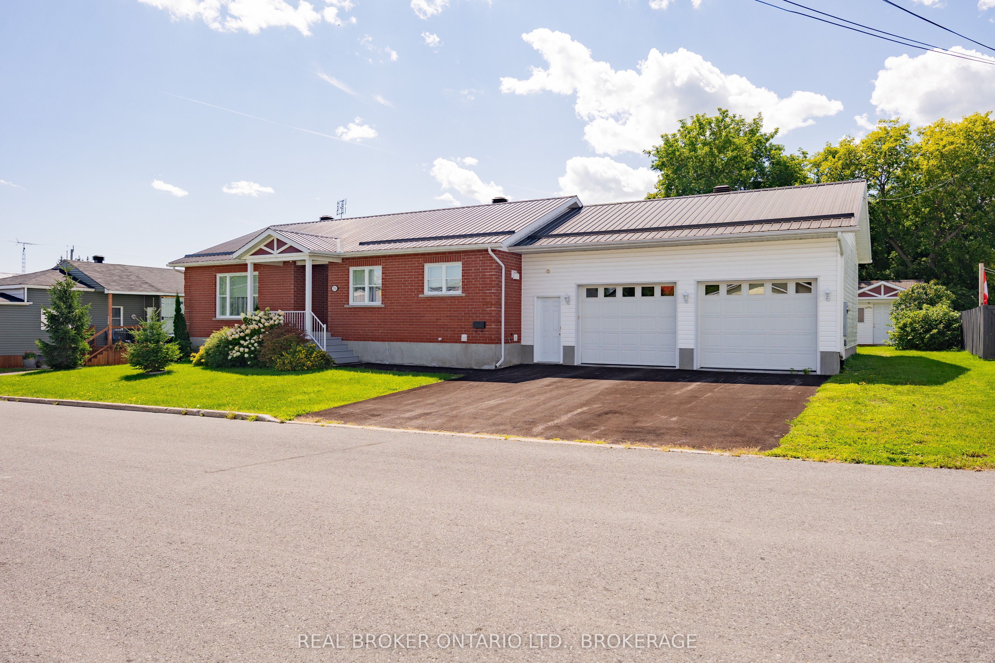 238 Bishop Street S, North Glengarry, ON K0C 1A0 photo 3