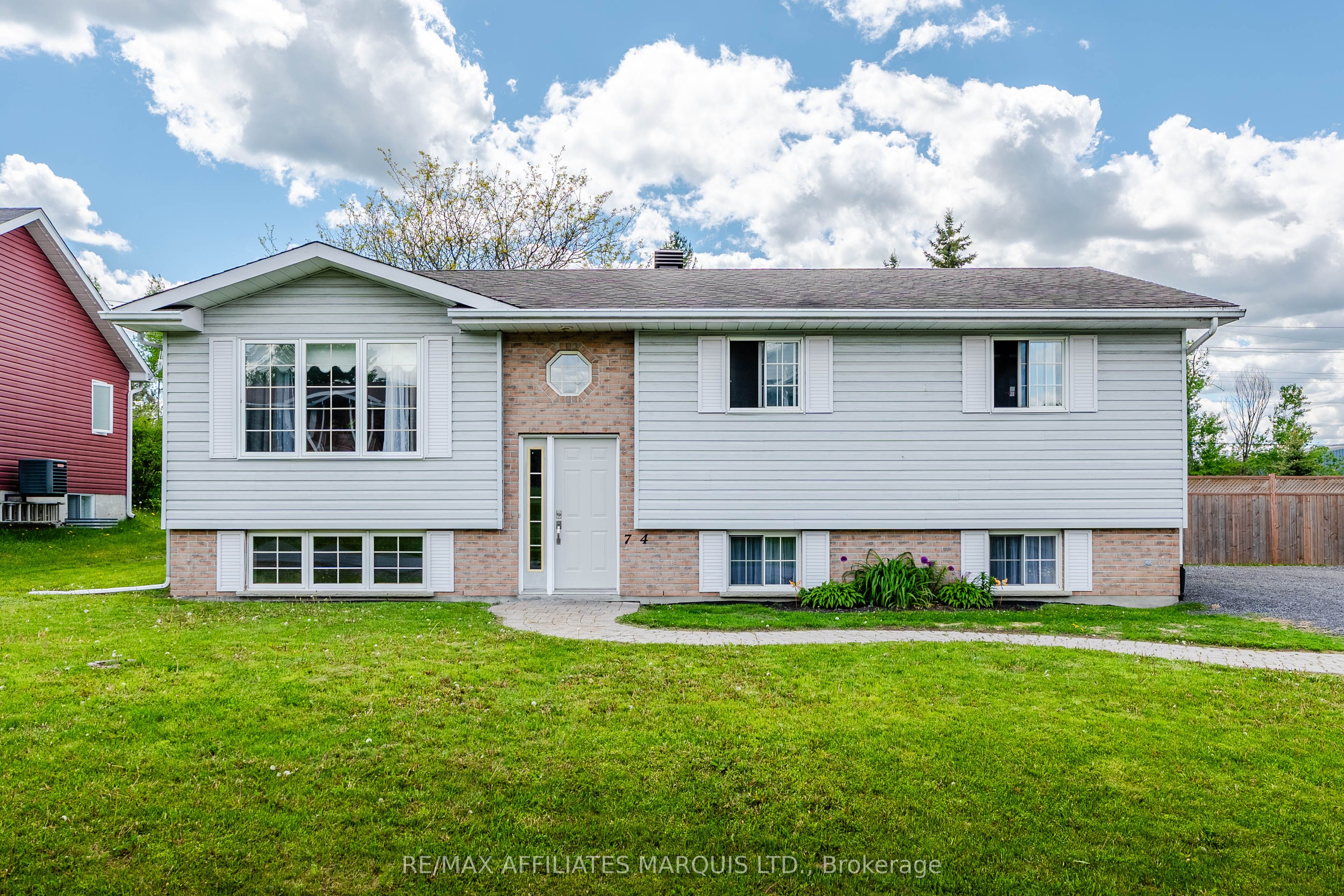 74 Columbia Avenue, South Stormont, ON K0C 1P0