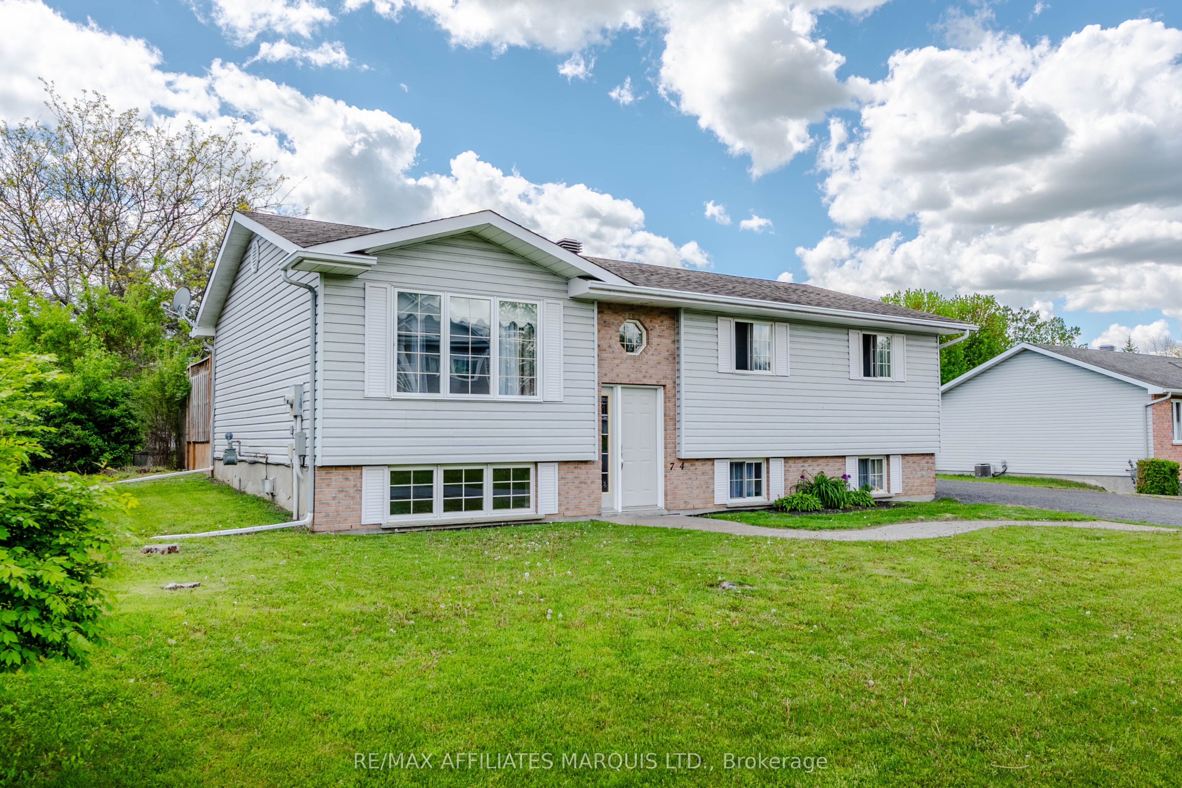 74 Columbia Avenue, South Stormont, ON K0C 1P0 photo 2