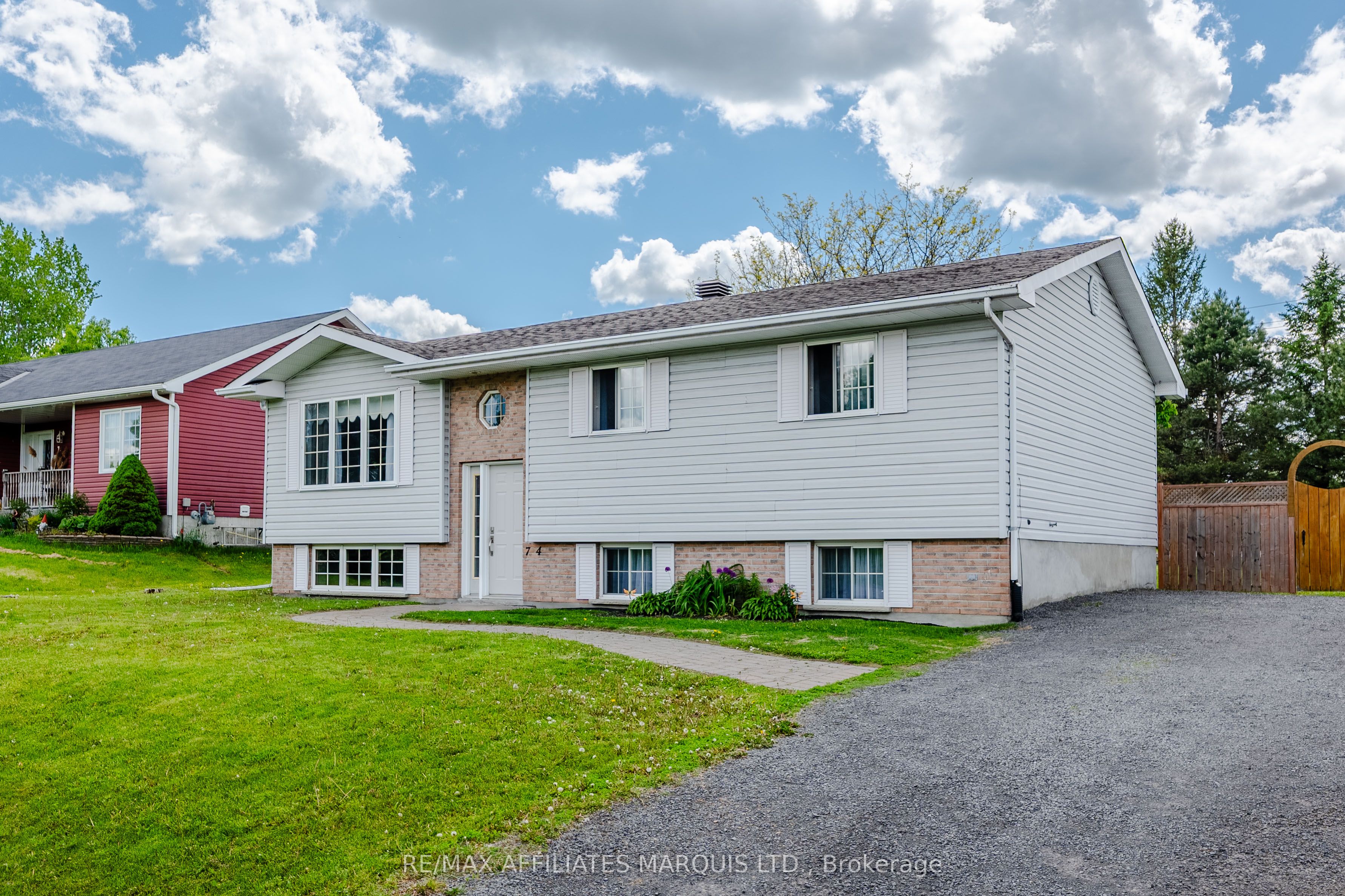 74 Columbia Avenue, South Stormont, ON K0C 1P0 photo 3