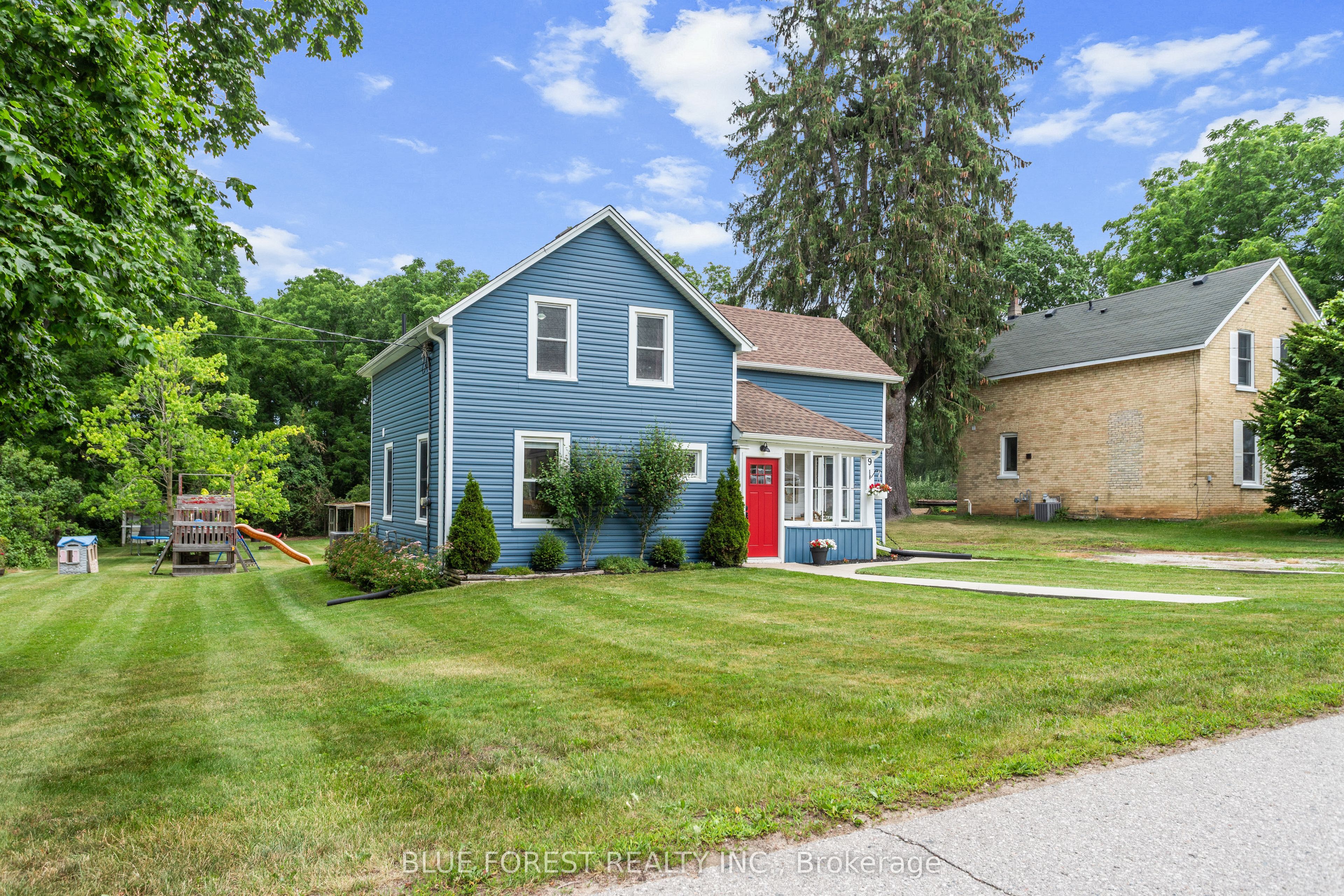 9 Union Street E, Lambton Shores, ON N0M 1B0