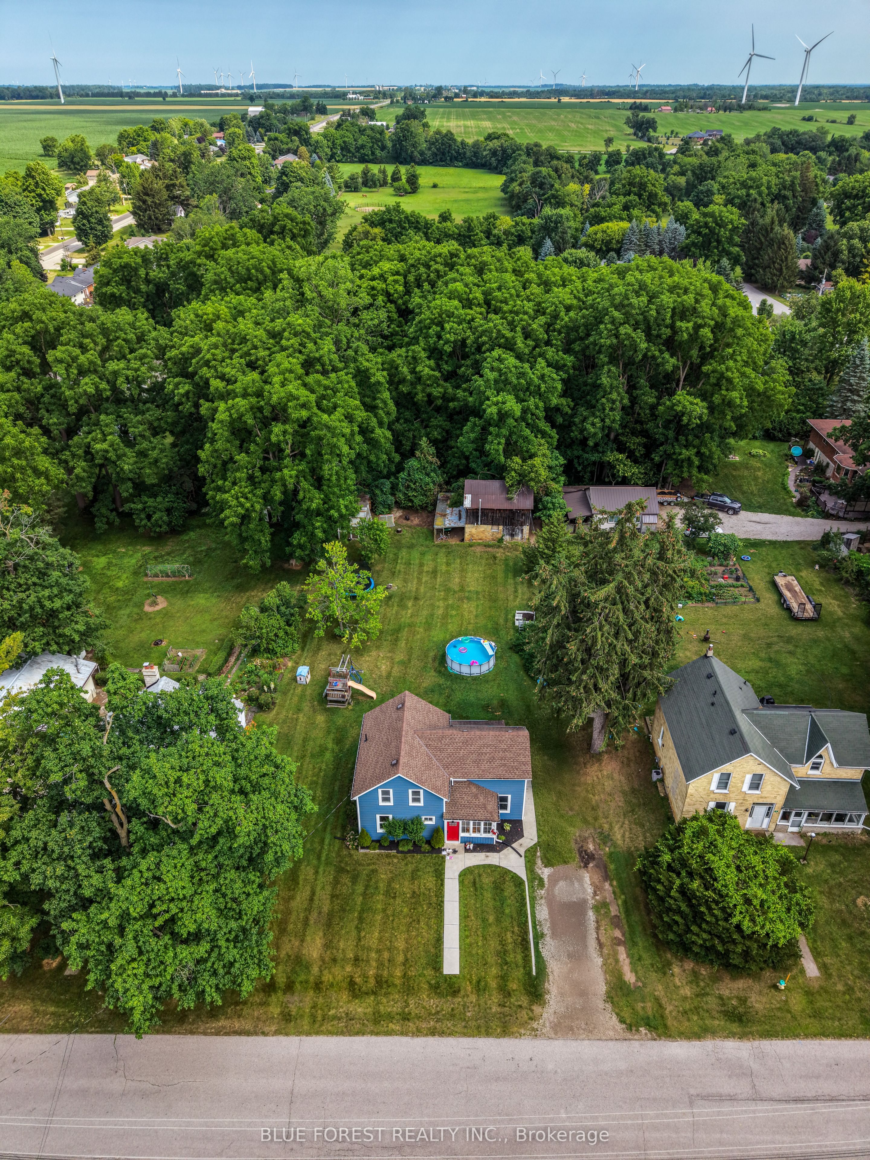 9 Union Street E, Lambton Shores, ON N0M 1B0 photo 2