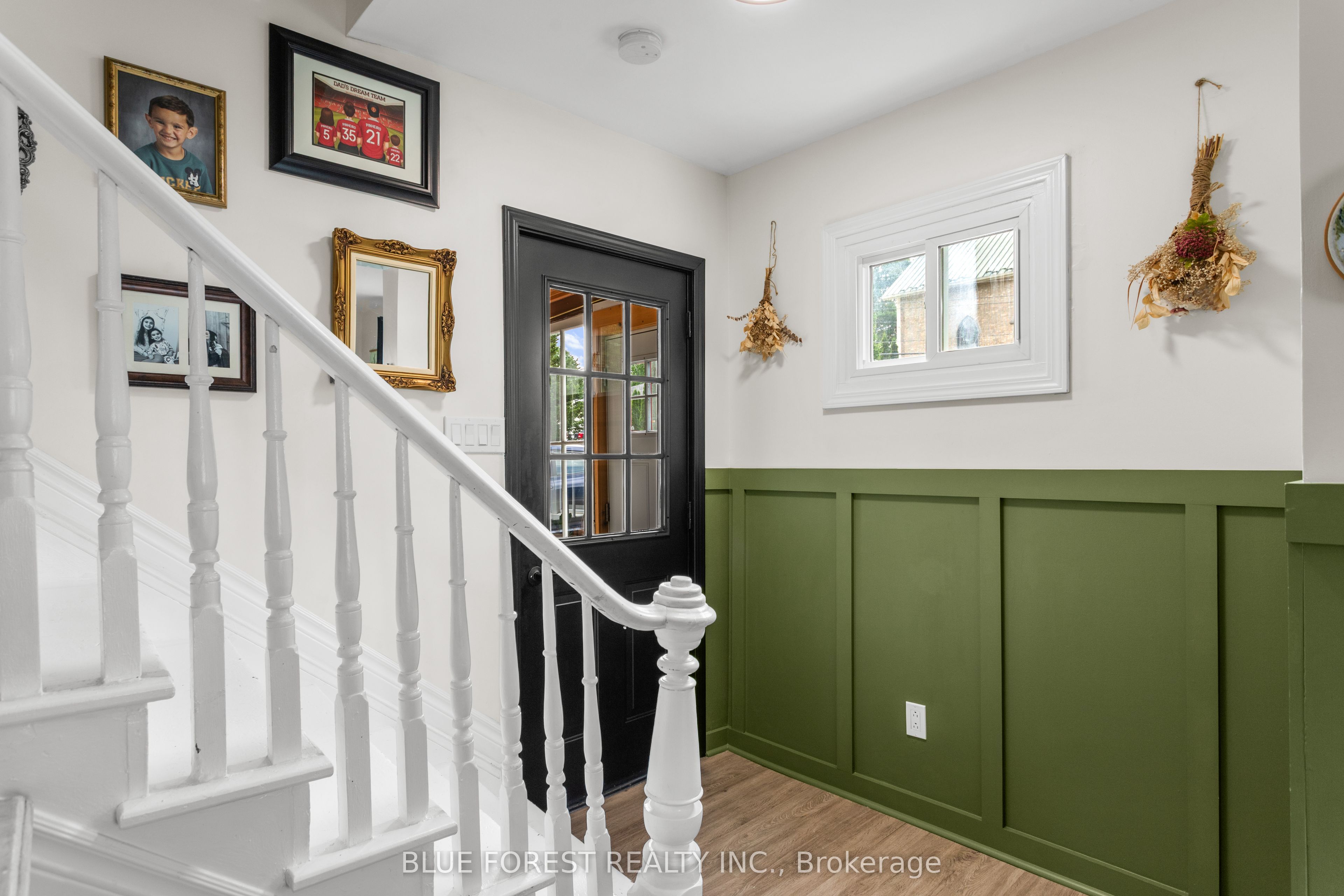 9 Union Street E, Lambton Shores, ON N0M 1B0 photo 5