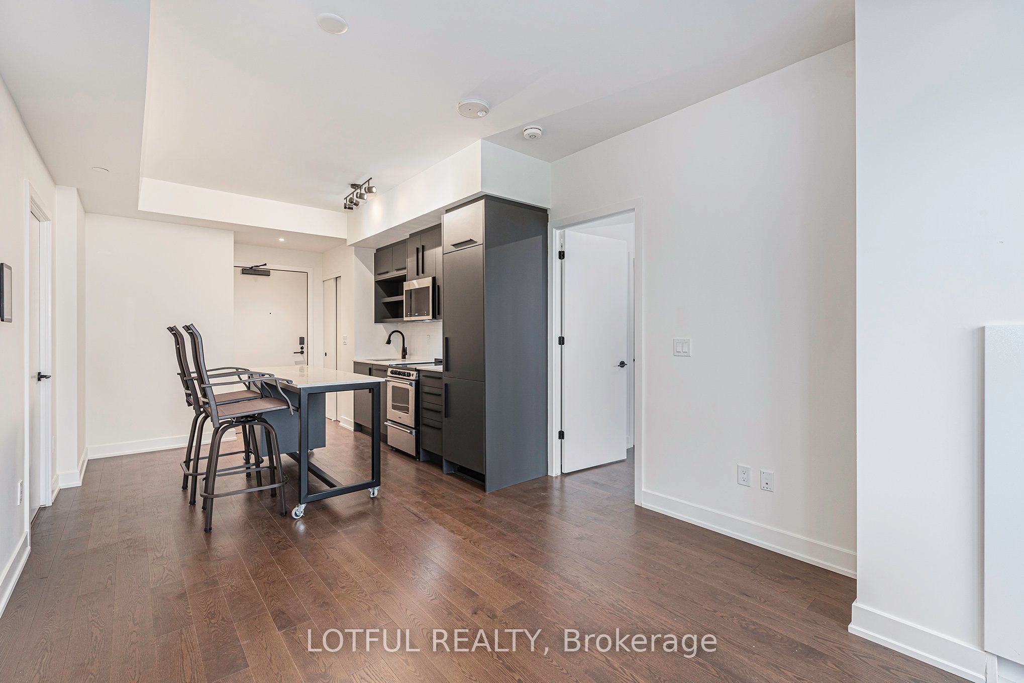 560 RIDEAU Street 1305, Lower Town - Sandy Hill, ON K1N 5Z8 photo 5