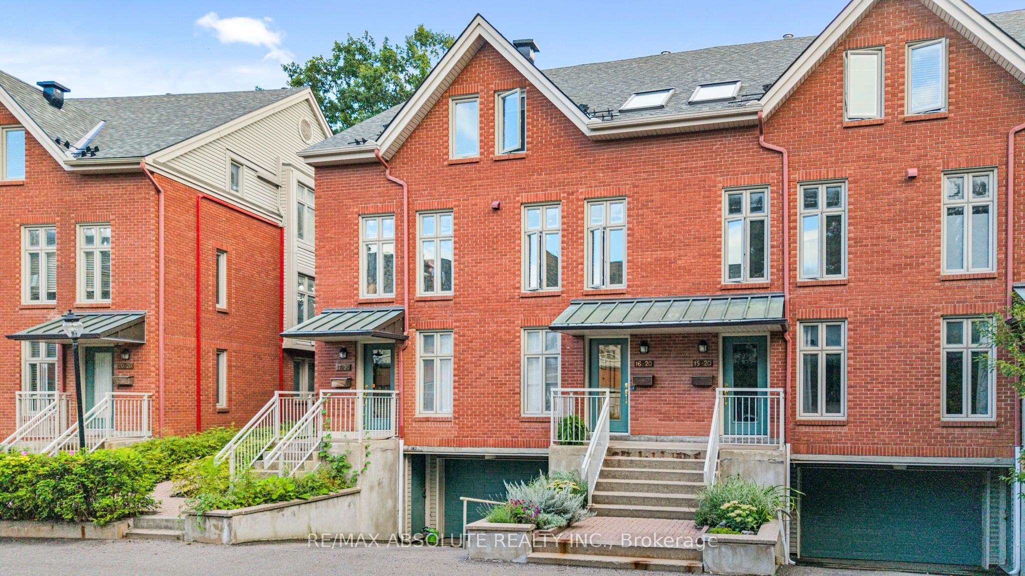 20 Charlevoix Street 16, Vanier and Kingsview Park, ON K1L 8K5 photo 3