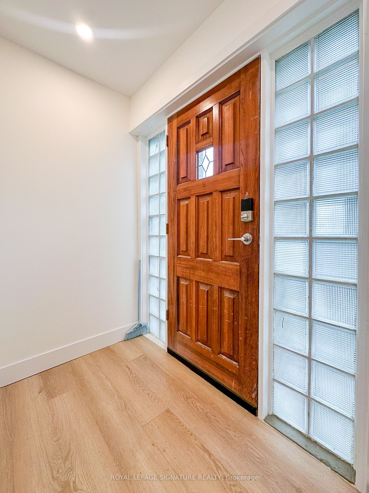27 Millen Avenue A122, Hamilton, ON L9A 2T5 photo 5