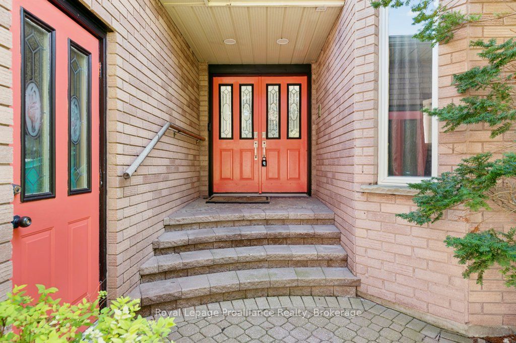 6 Bridlewood Lane, Quinte West, ON K8V 6N4 photo 3