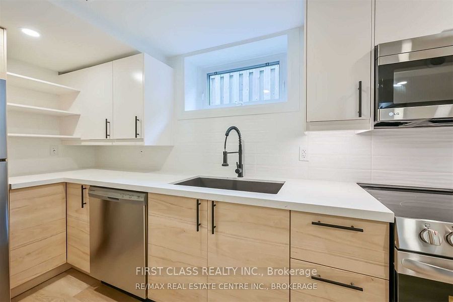 118 Manning Avenue 2, Hamilton, ON L9A 3E9 photo 5