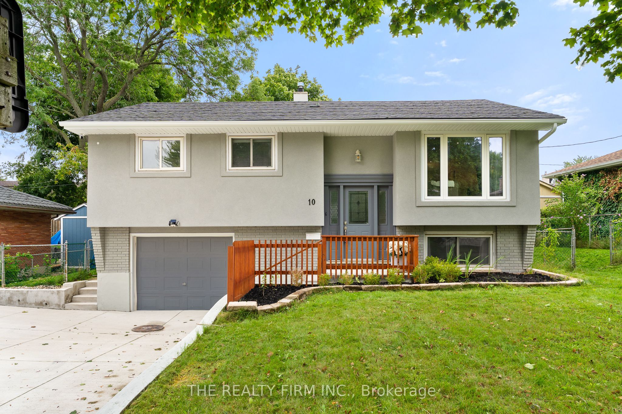 10 Afton Road, London South, ON N5Z 3Z7