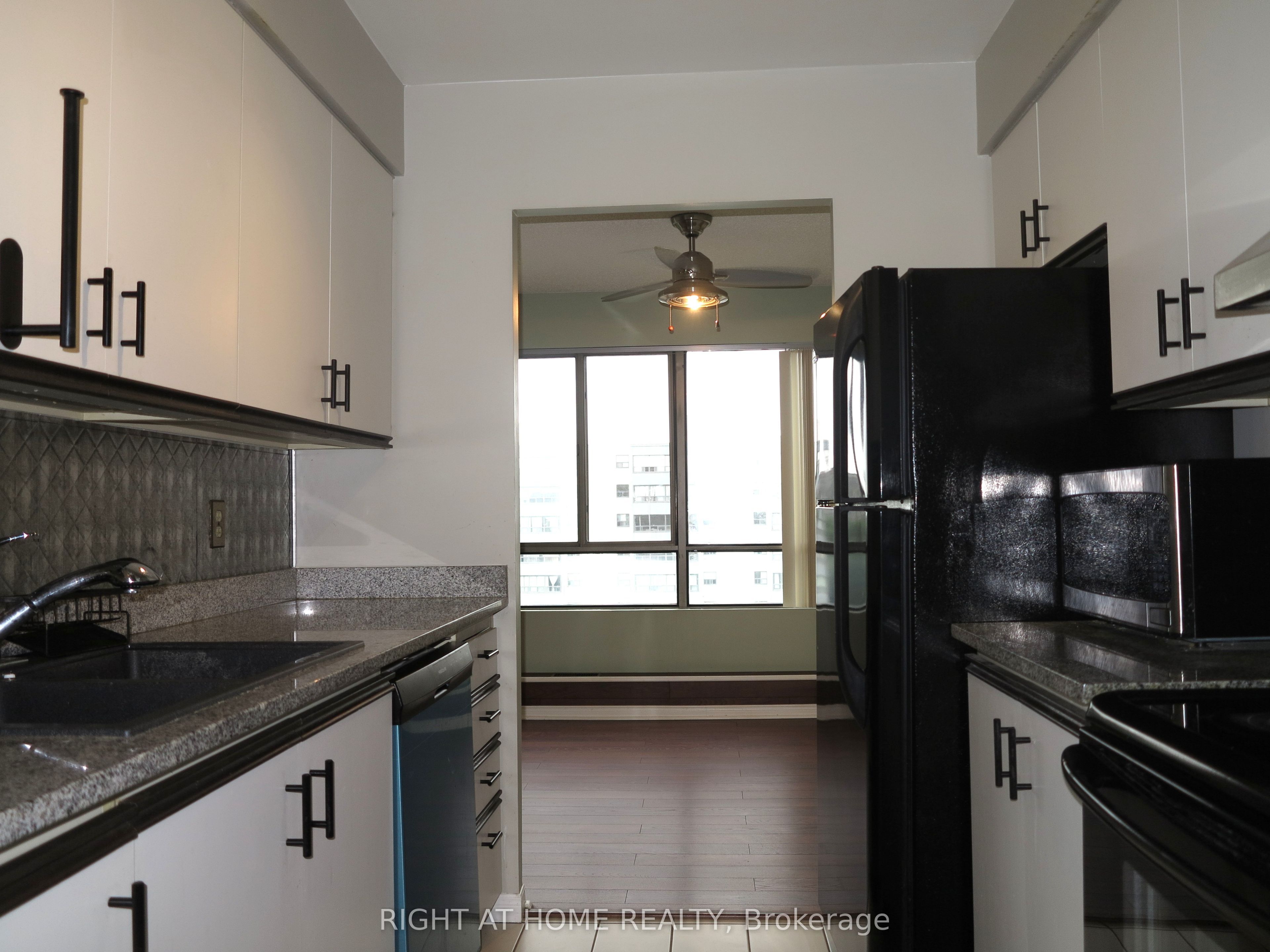 570 Proudfoot Lane 1011, London North, ON N6H 4Z1 photo 4