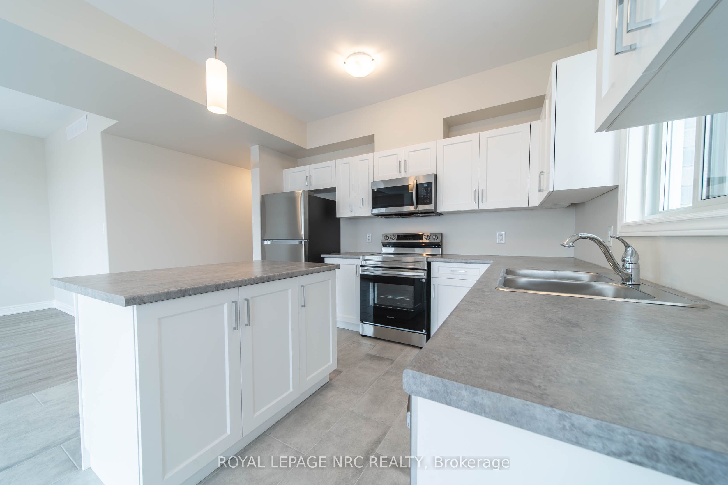 52 Willson Drive, Thorold, ON L2V 0G7 photo 4
