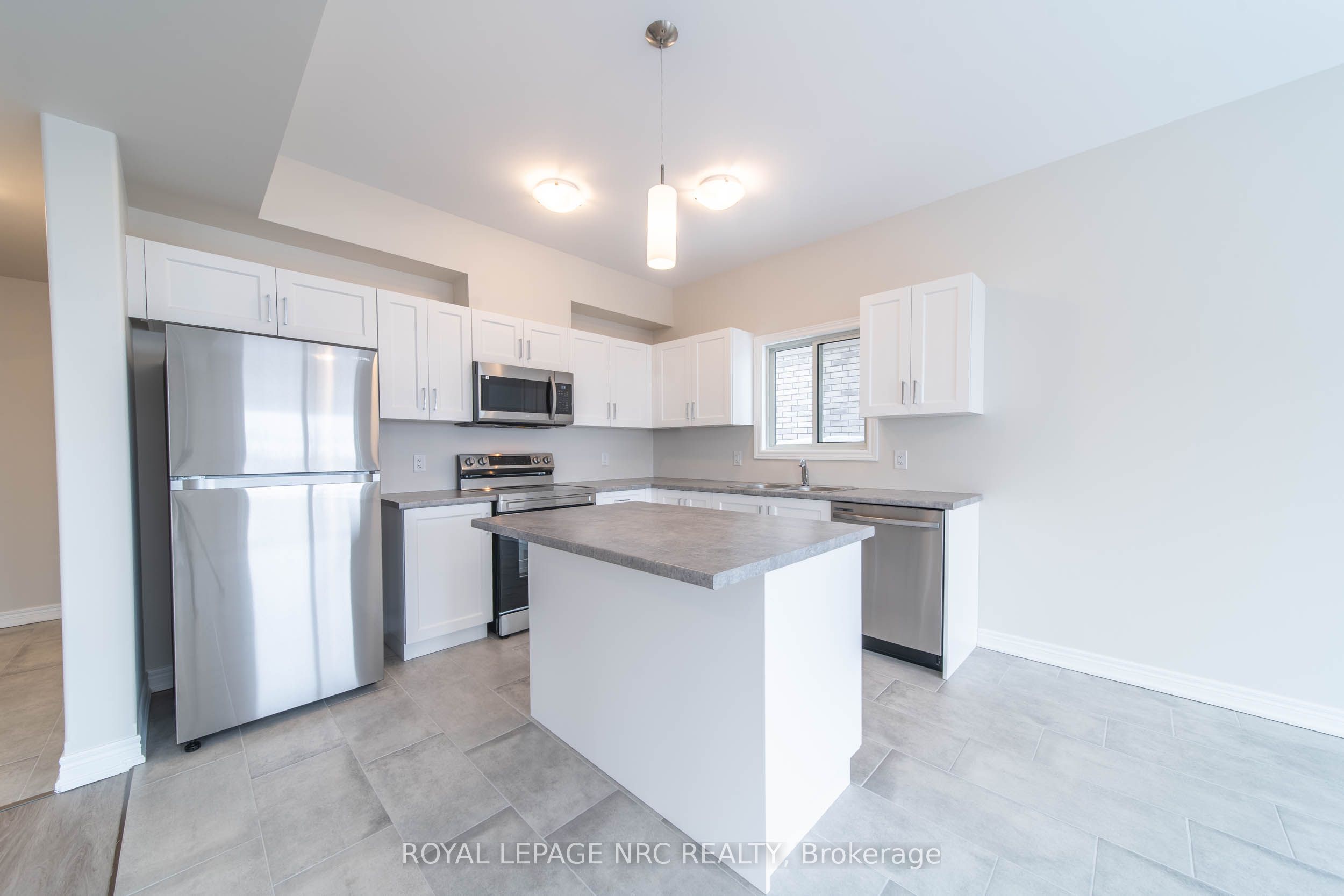 52 Willson Drive, Thorold, ON L2V 0G7 photo 5