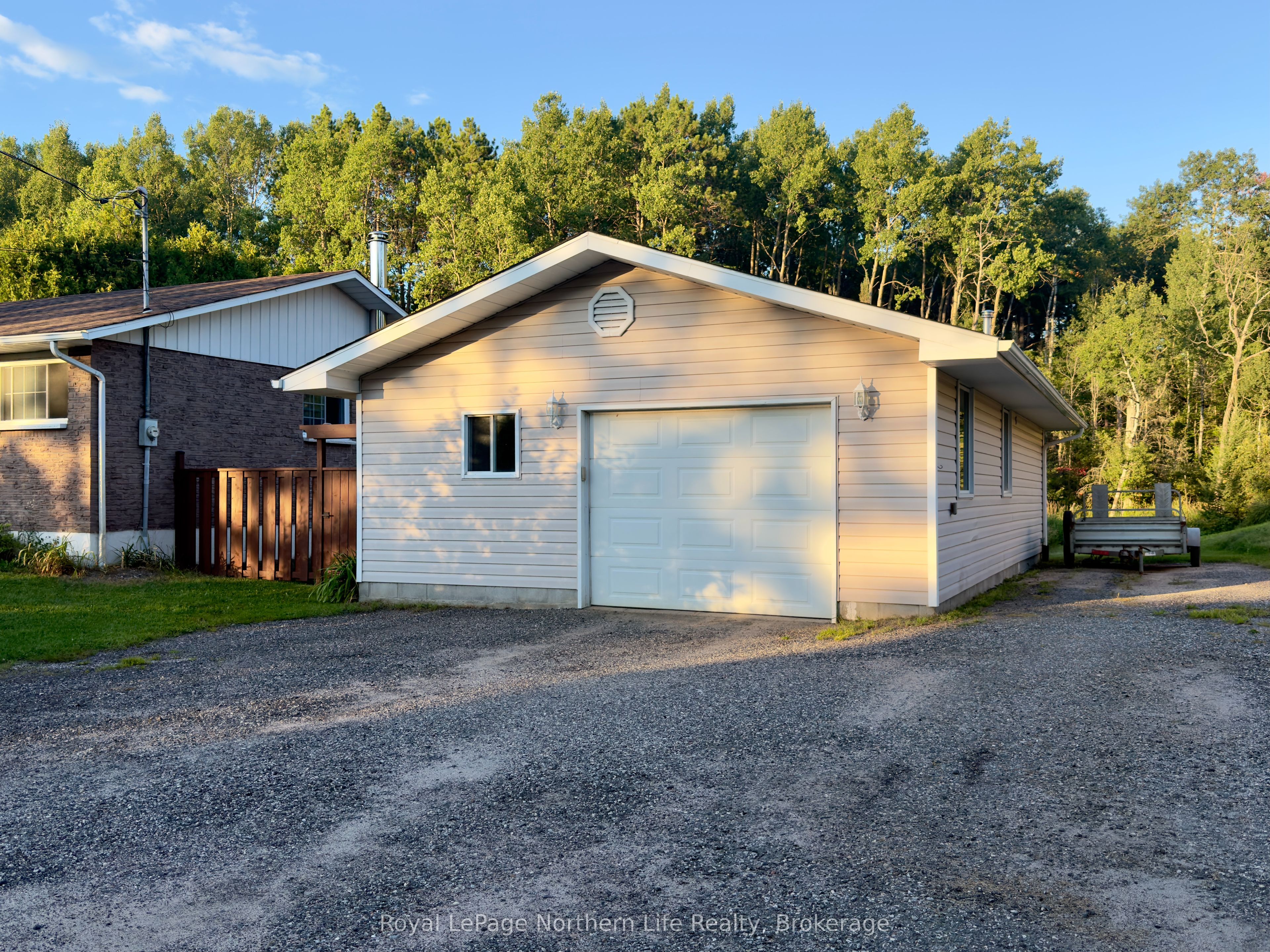 87 Ridgemount Drive, East Ferris, ON P0H 1K0 photo 2