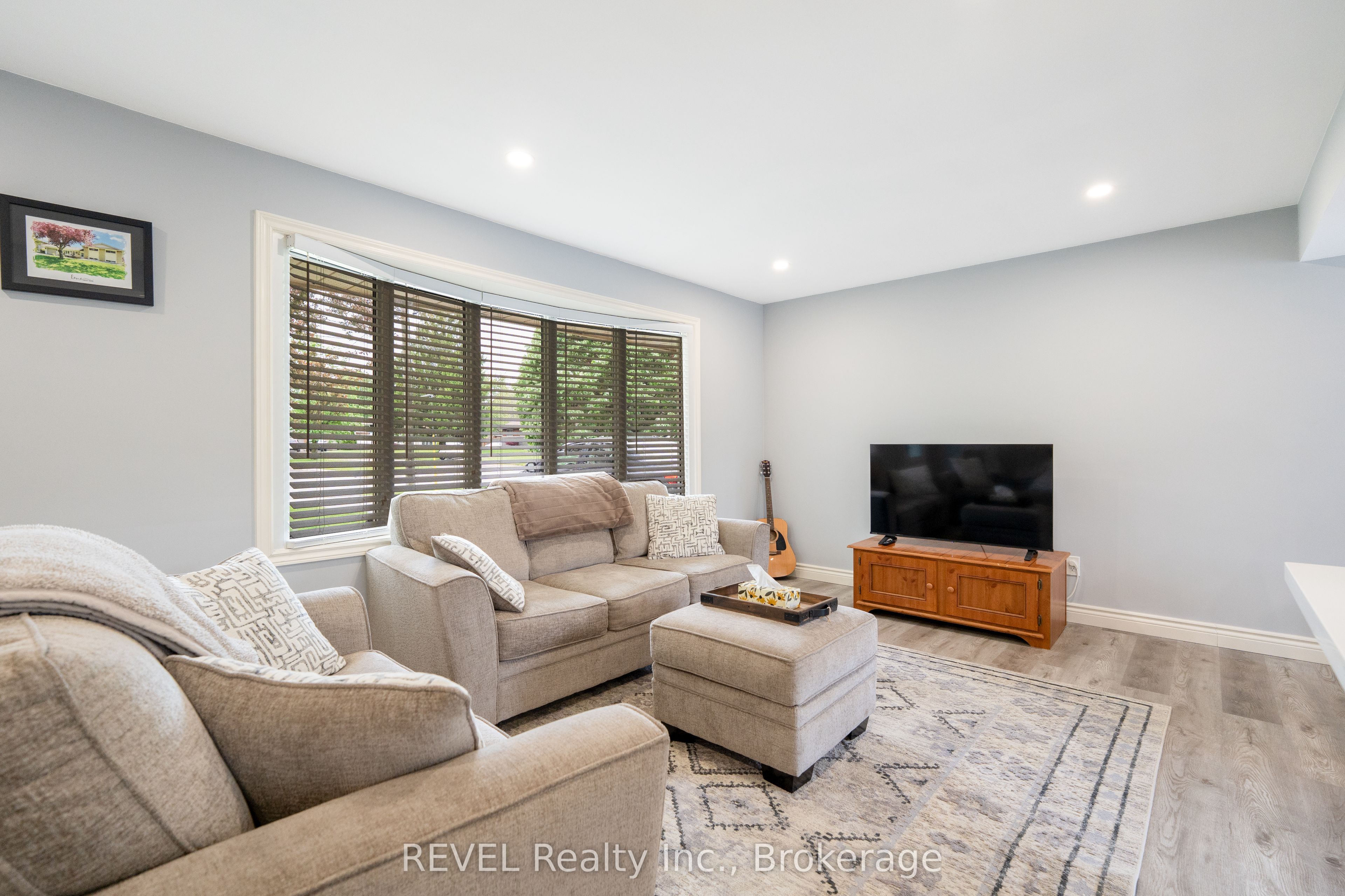 4480 Queensway Gardens, Niagara Falls, ON L2E 6P7 photo 5