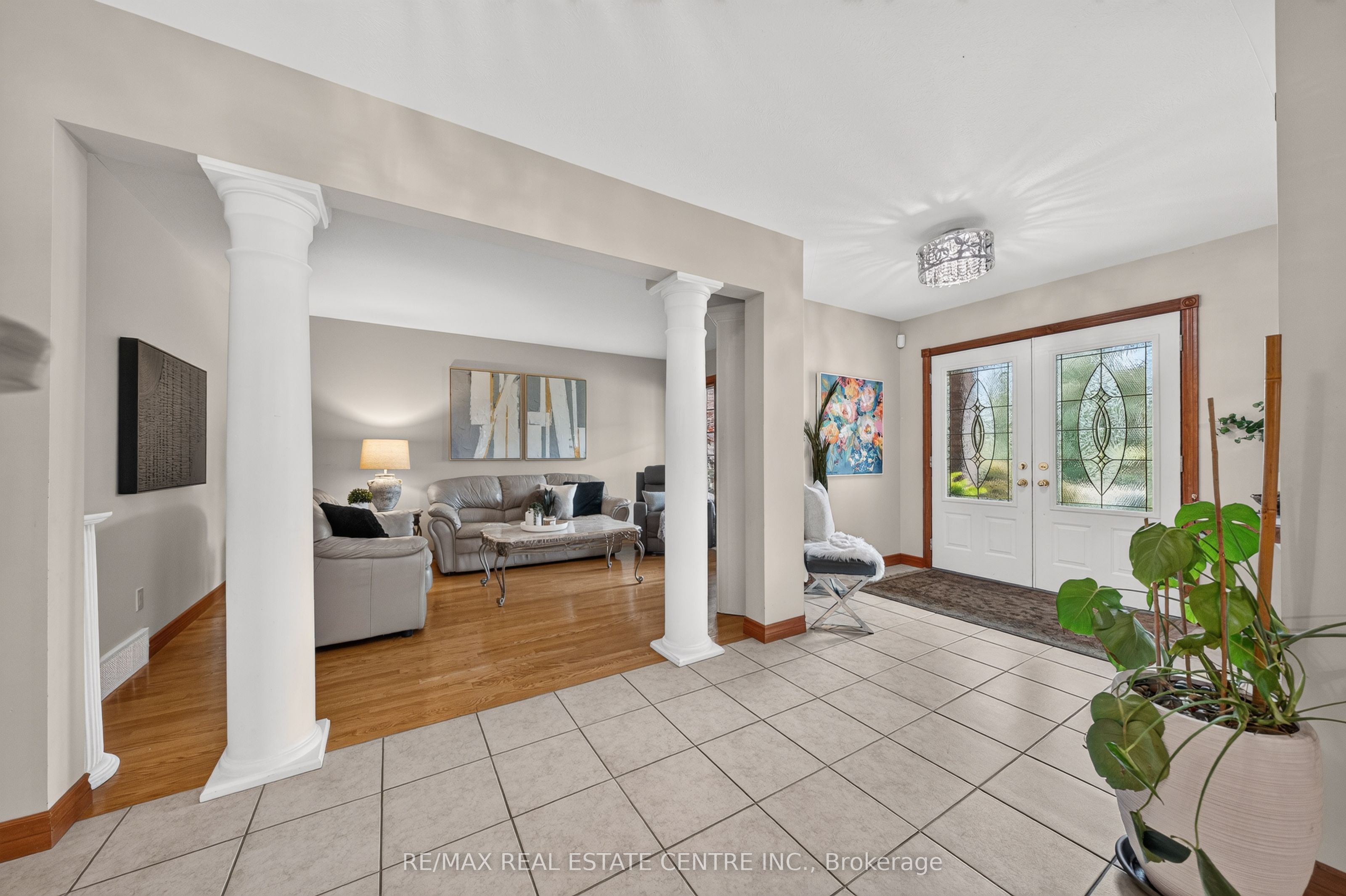 52 Archwood Crescent, Cambridge, ON N1T 2A6 photo 3