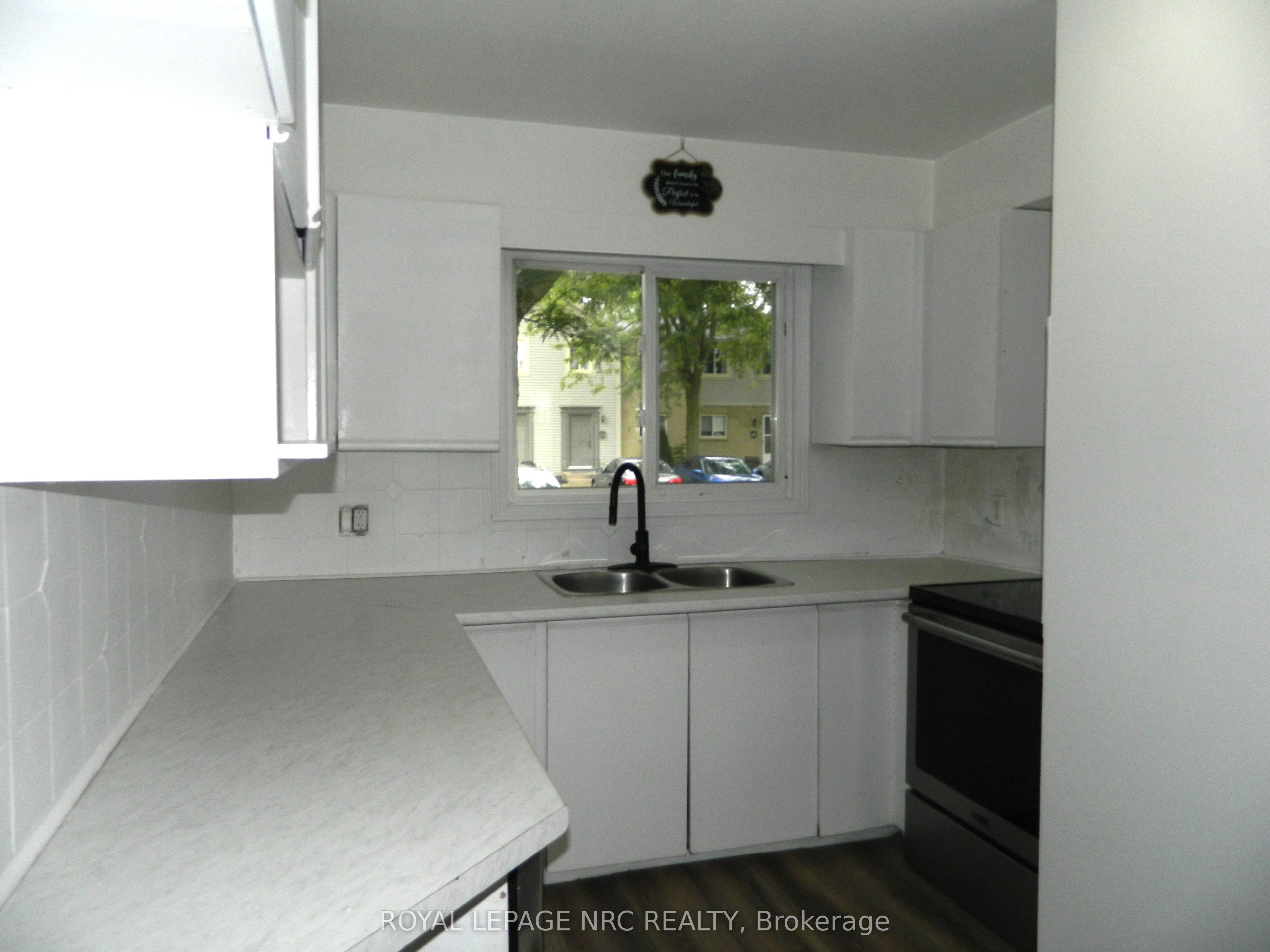 65 Dorchester Boulevard 53, St. Catharines, ON L2M 7T8 photo 2