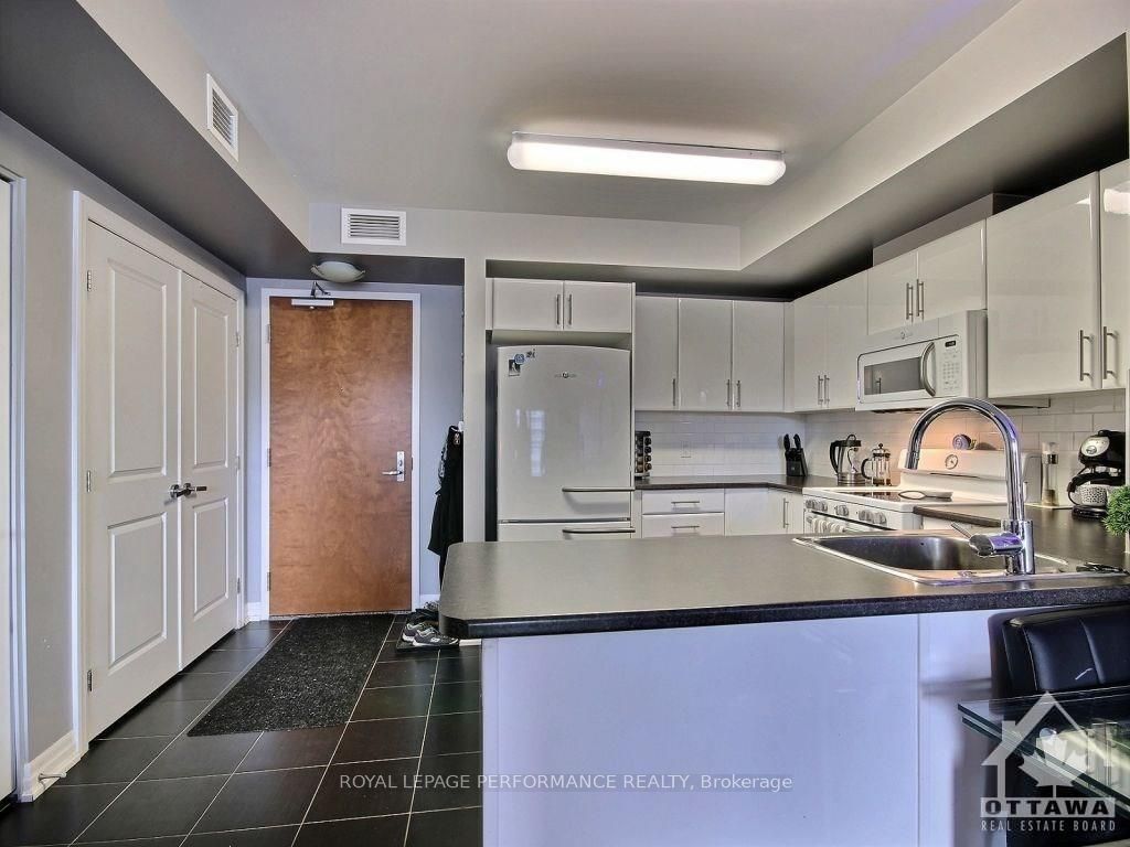 242 RIDEAU Street 202, Lower Town - Sandy Hill, ON K1N 0B7 photo 3