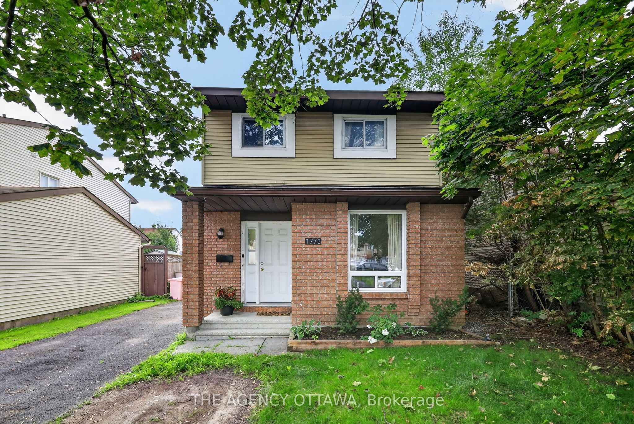 1775 Stonehenge Crescent, Cyrville - Carson Grove - Pineview, ON K1B 5K3