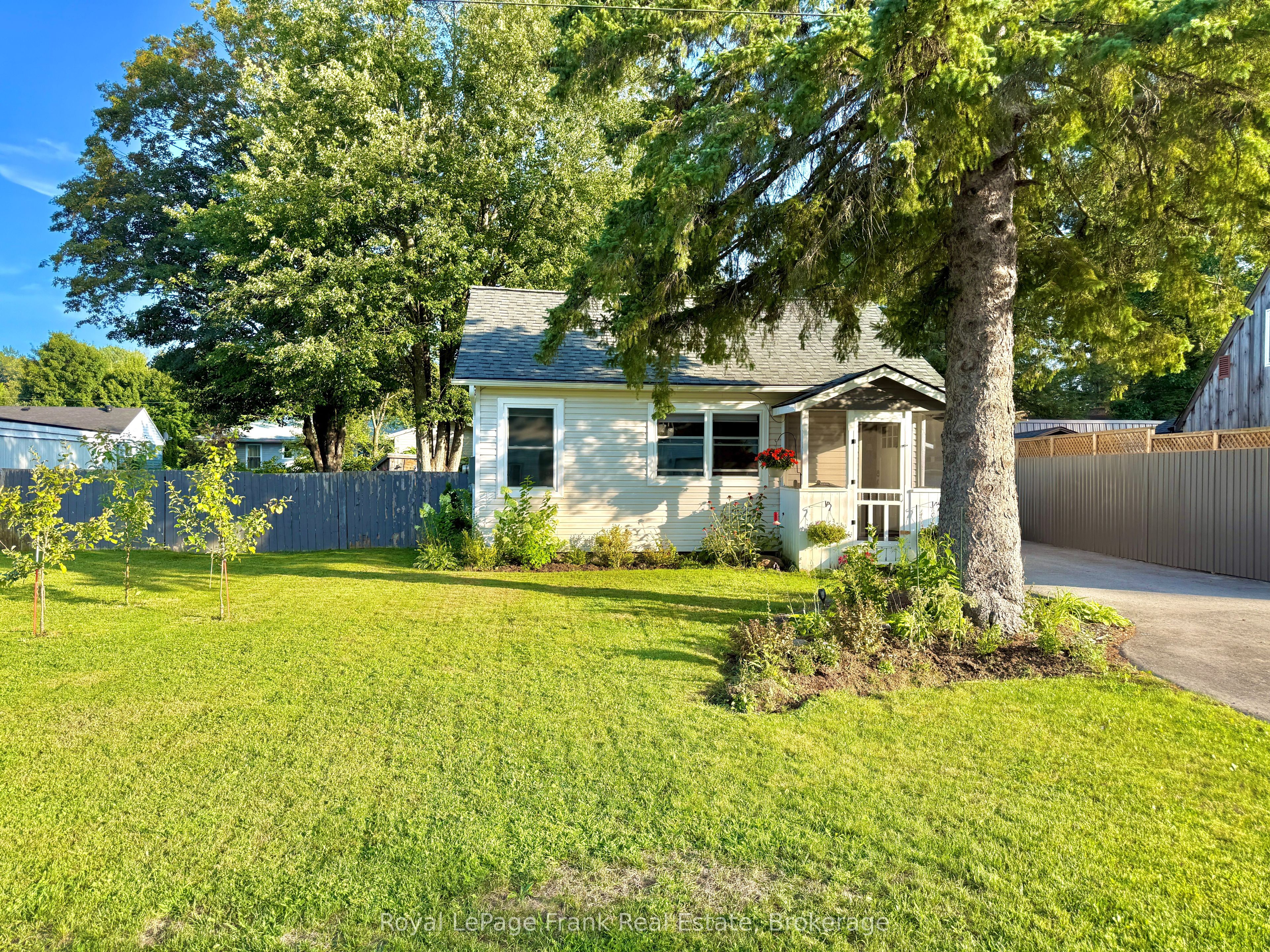 235 Kingswood Drive, Gravenhurst, ON P1P 1L6 photo 2