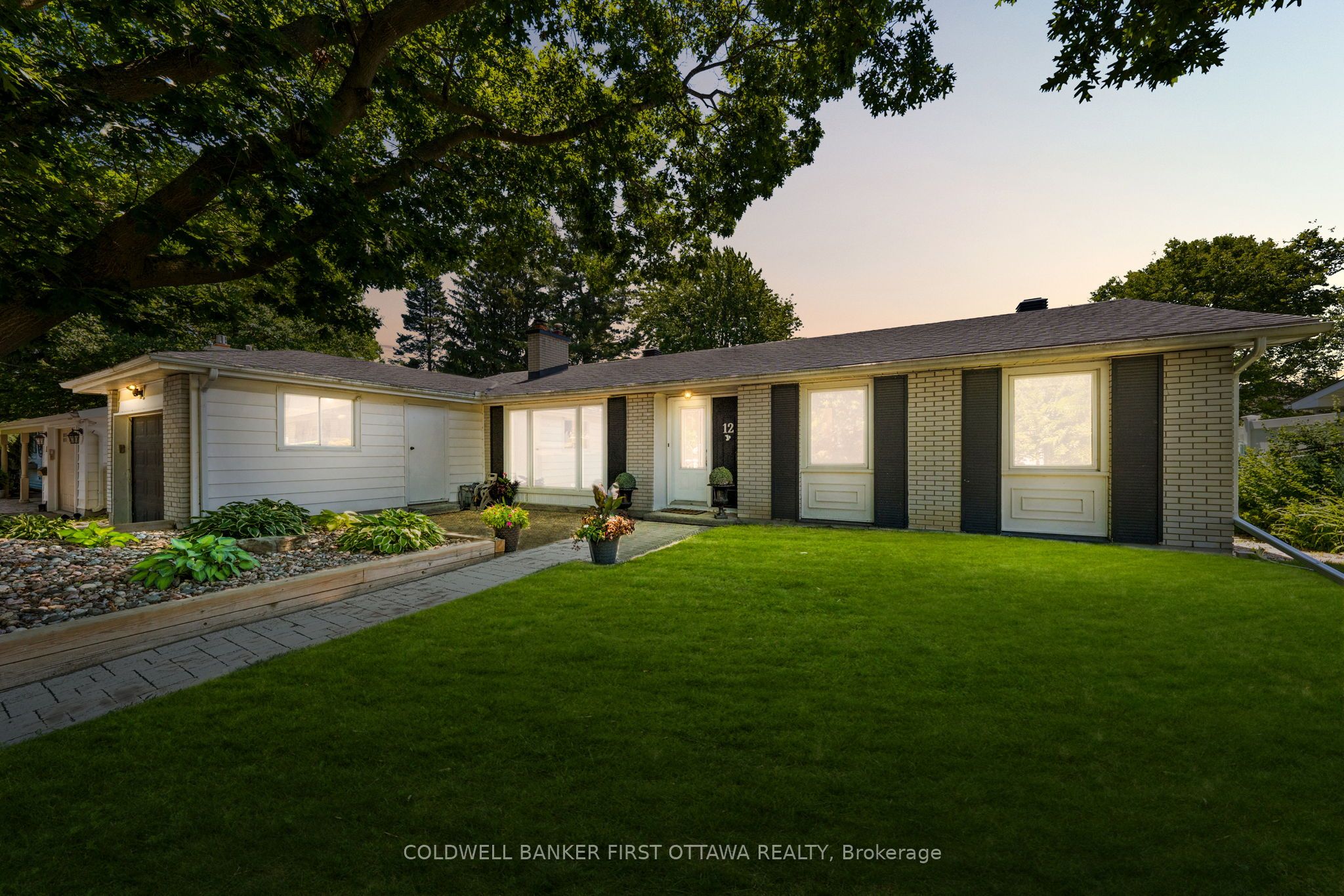 12 Bradgate Drive, South of Baseline to Knoxdale, ON K2G 0R6