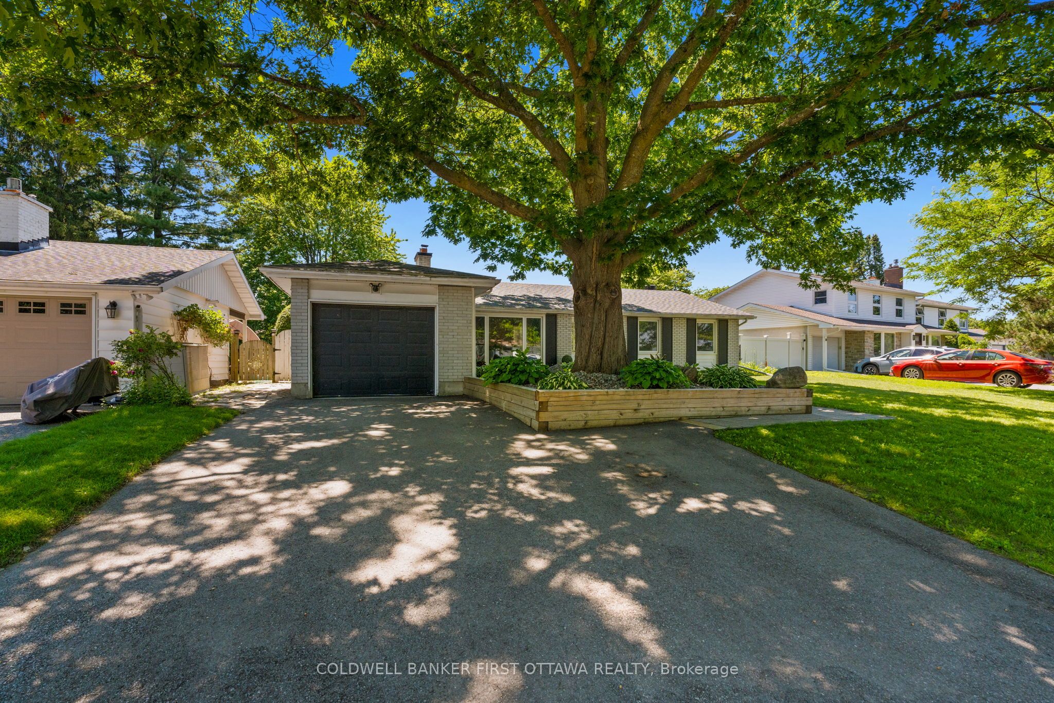 12 Bradgate Drive, South of Baseline to Knoxdale, ON K2G 0R6 photo 2