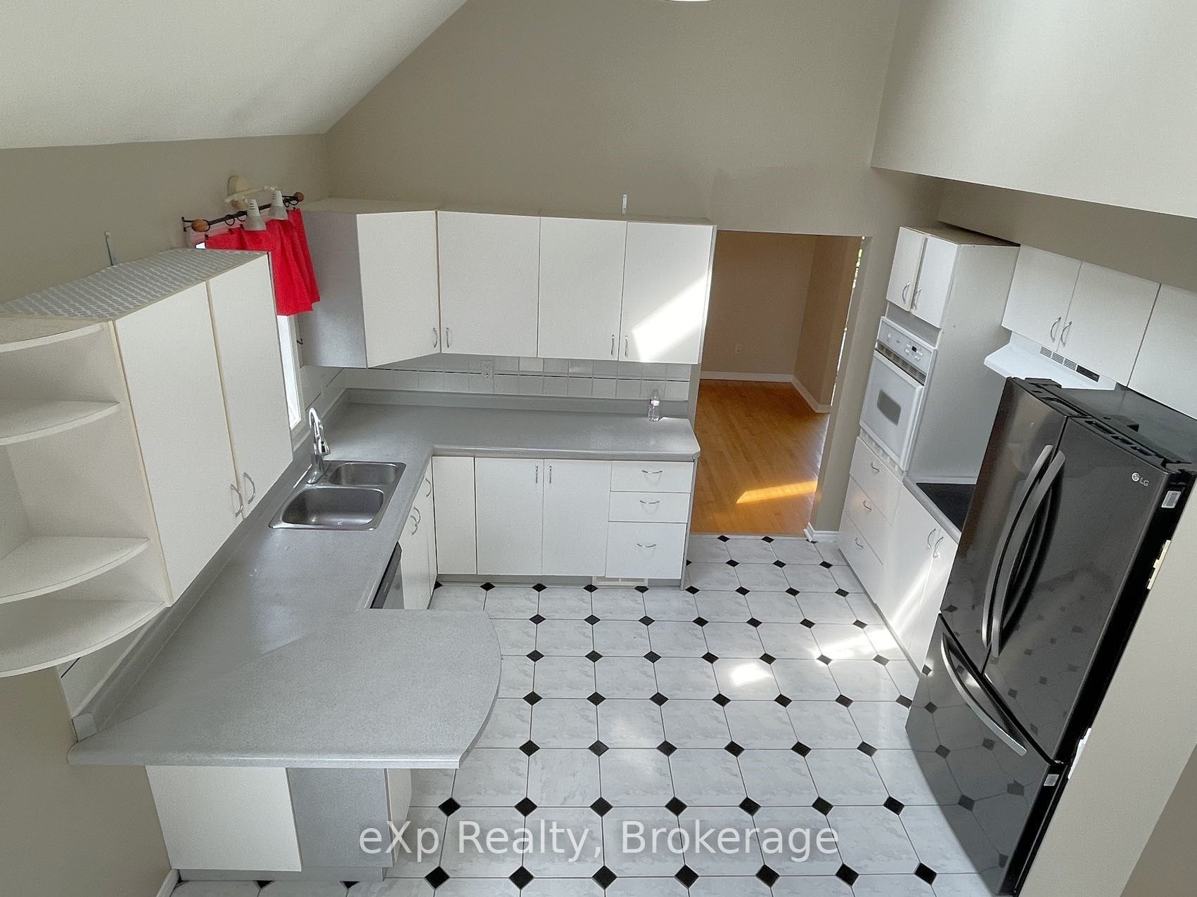 12 Sherwood Crescent, Belleville, ON K8P 5G1 photo 4