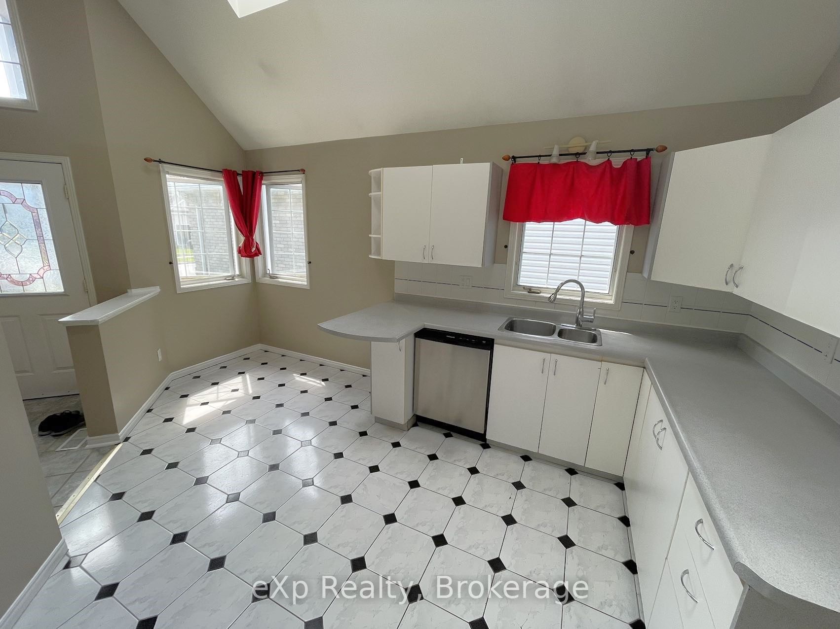 12 Sherwood Crescent, Belleville, ON K8P 5G1 photo 5