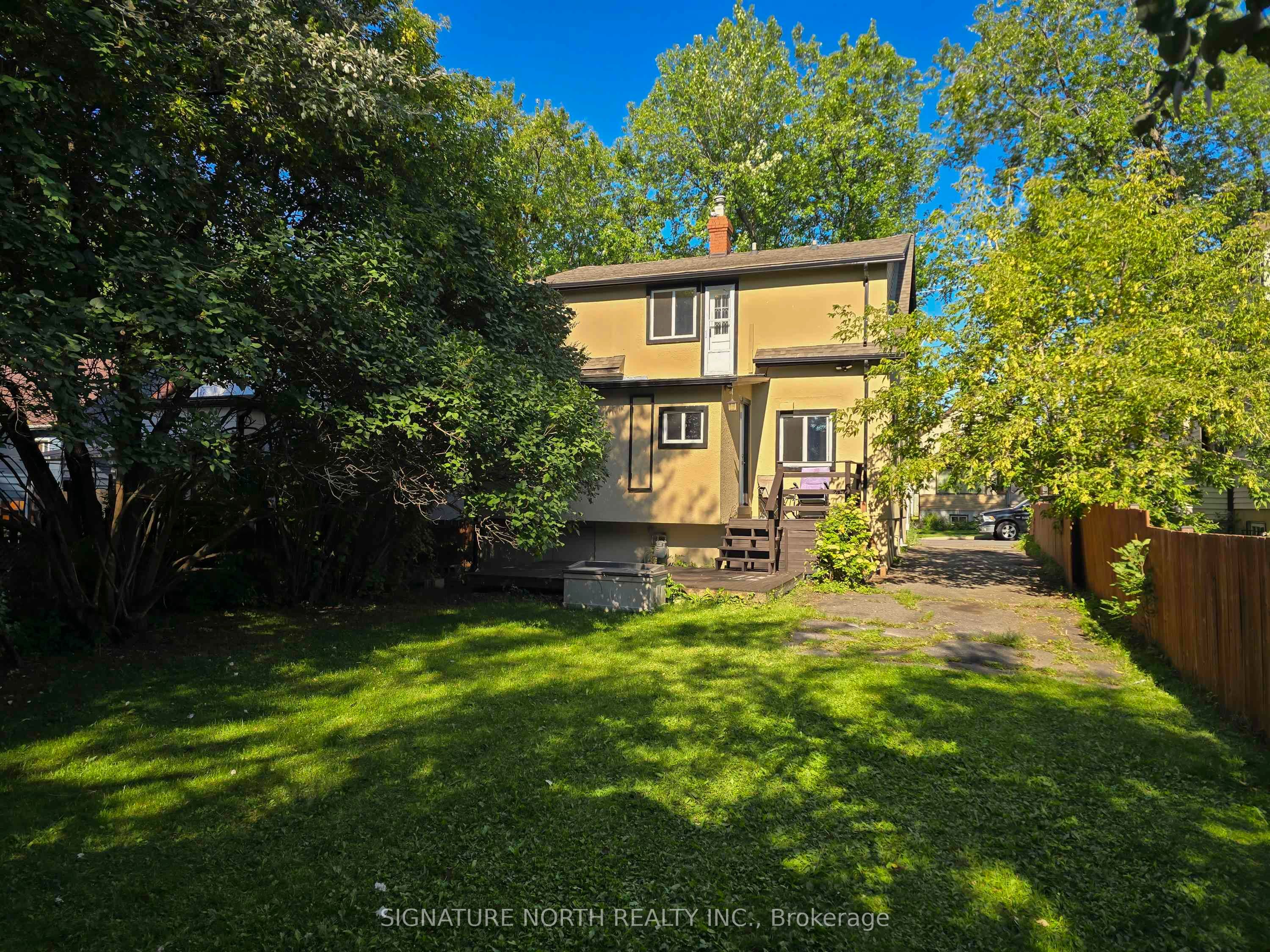 105 Machar Avenue, Thunder Bay, ON P7B 2Y5 photo 3