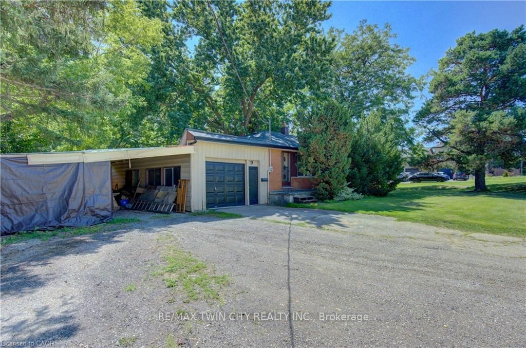 9 Rothsay Avenue, Kitchener, ON N2B 3A2 photo 2