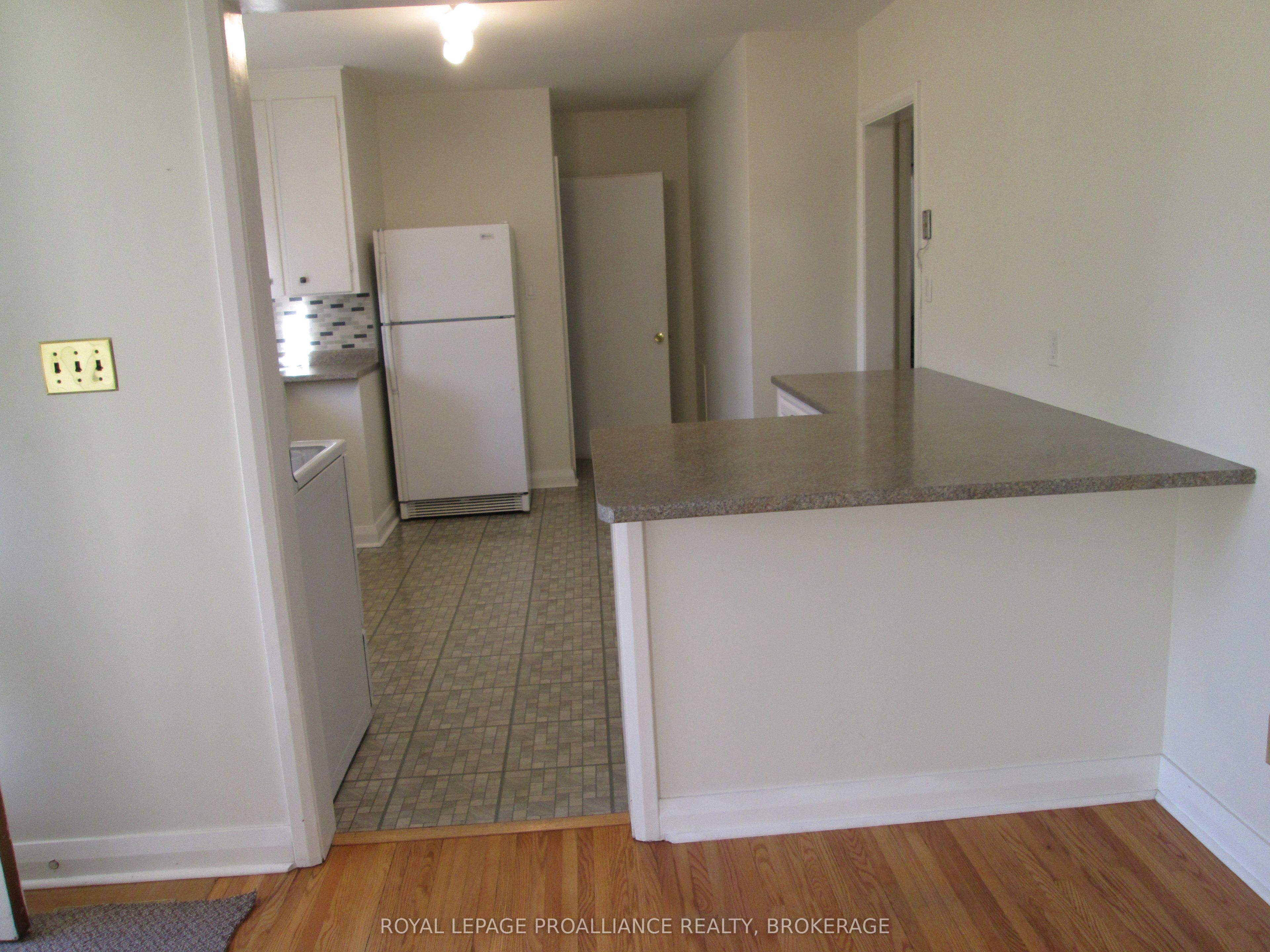 50 Campbell Crescent, Kingston, ON K7M 1Z5 photo 3