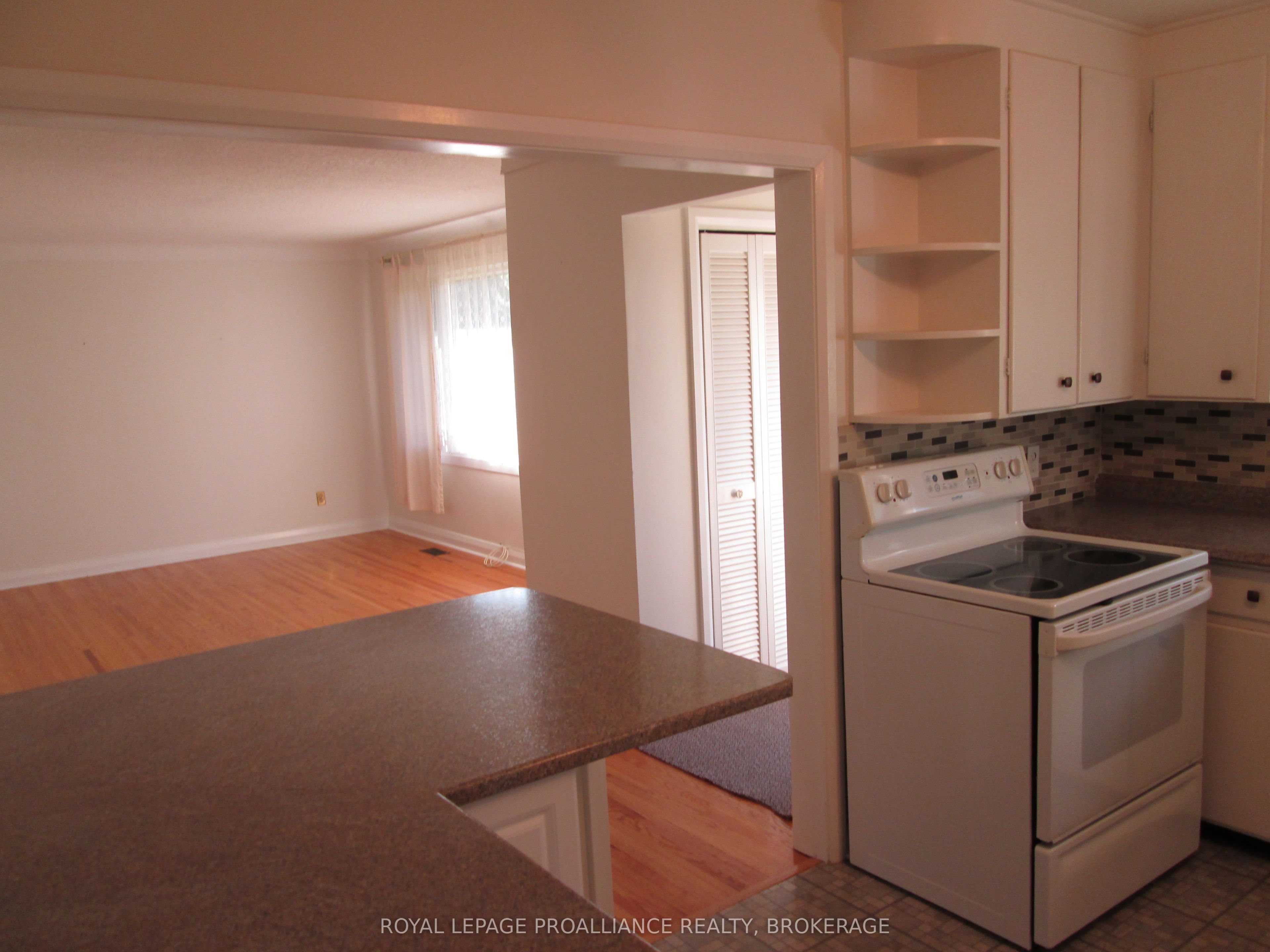 50 Campbell Crescent, Kingston, ON K7M 1Z5 photo 4