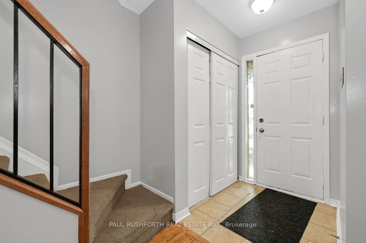 2523 Hunters Point Crescent, Blossom Park - Airport and Area, ON K1T 2A3 photo 3