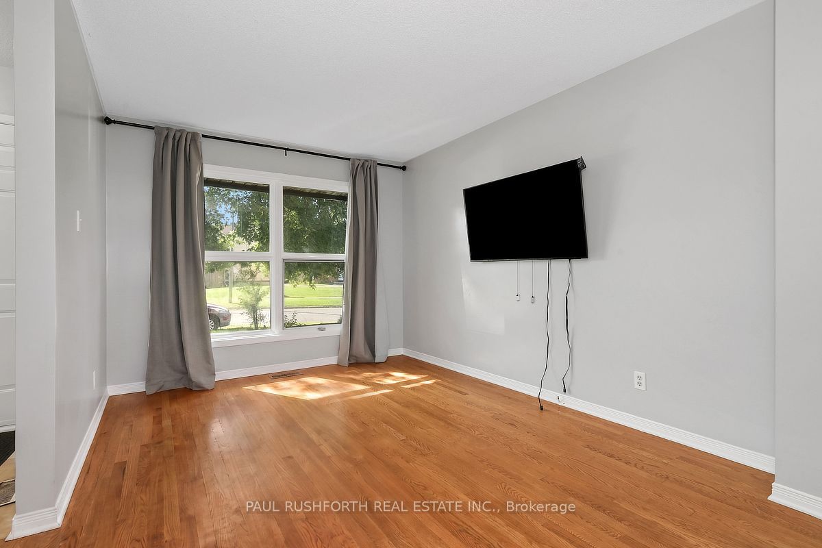 2523 Hunters Point Crescent, Blossom Park - Airport and Area, ON K1T 2A3 photo 4