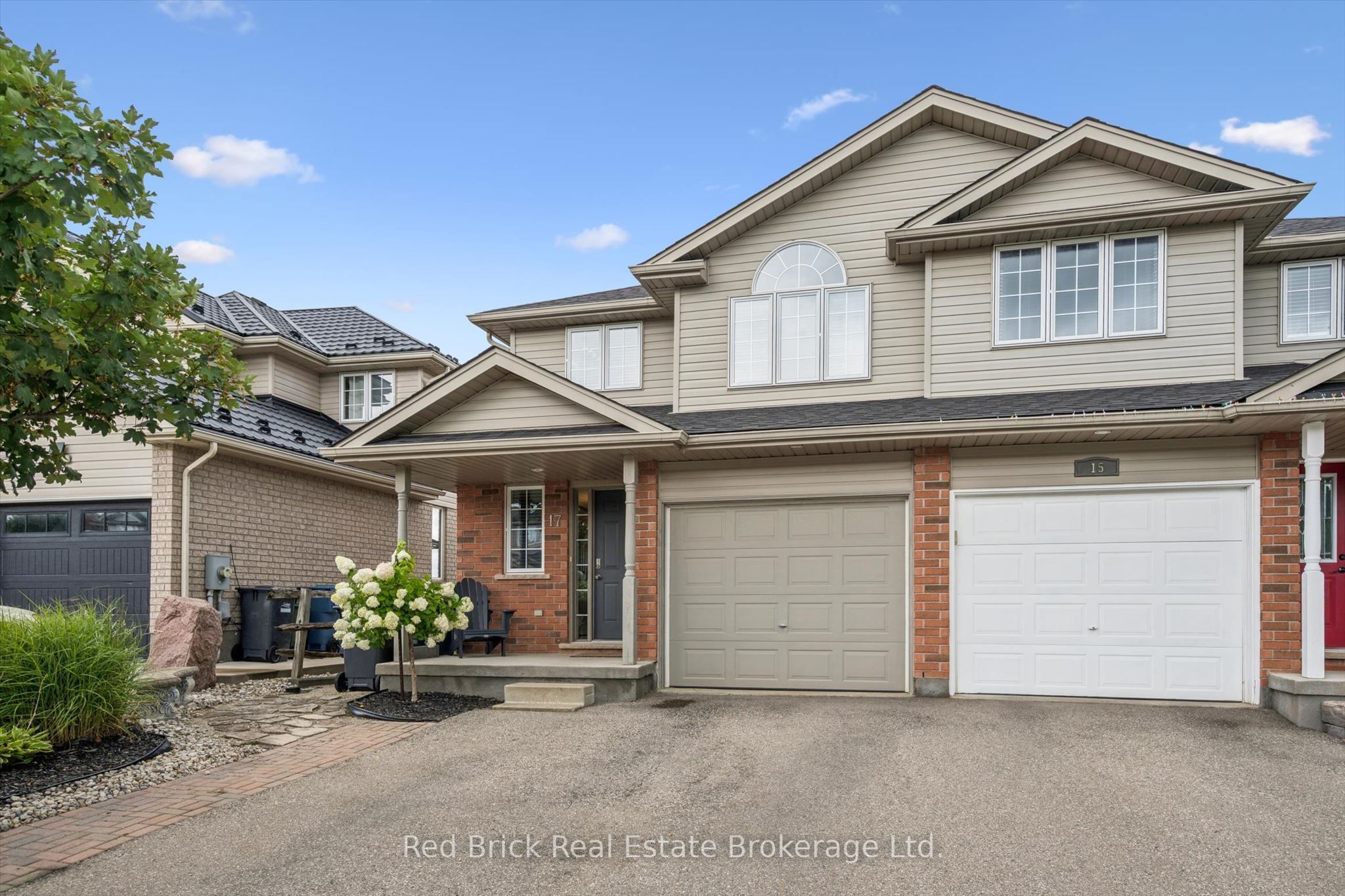17 DAVISON DR, Guelph, ON N1E 0C1 photo 2