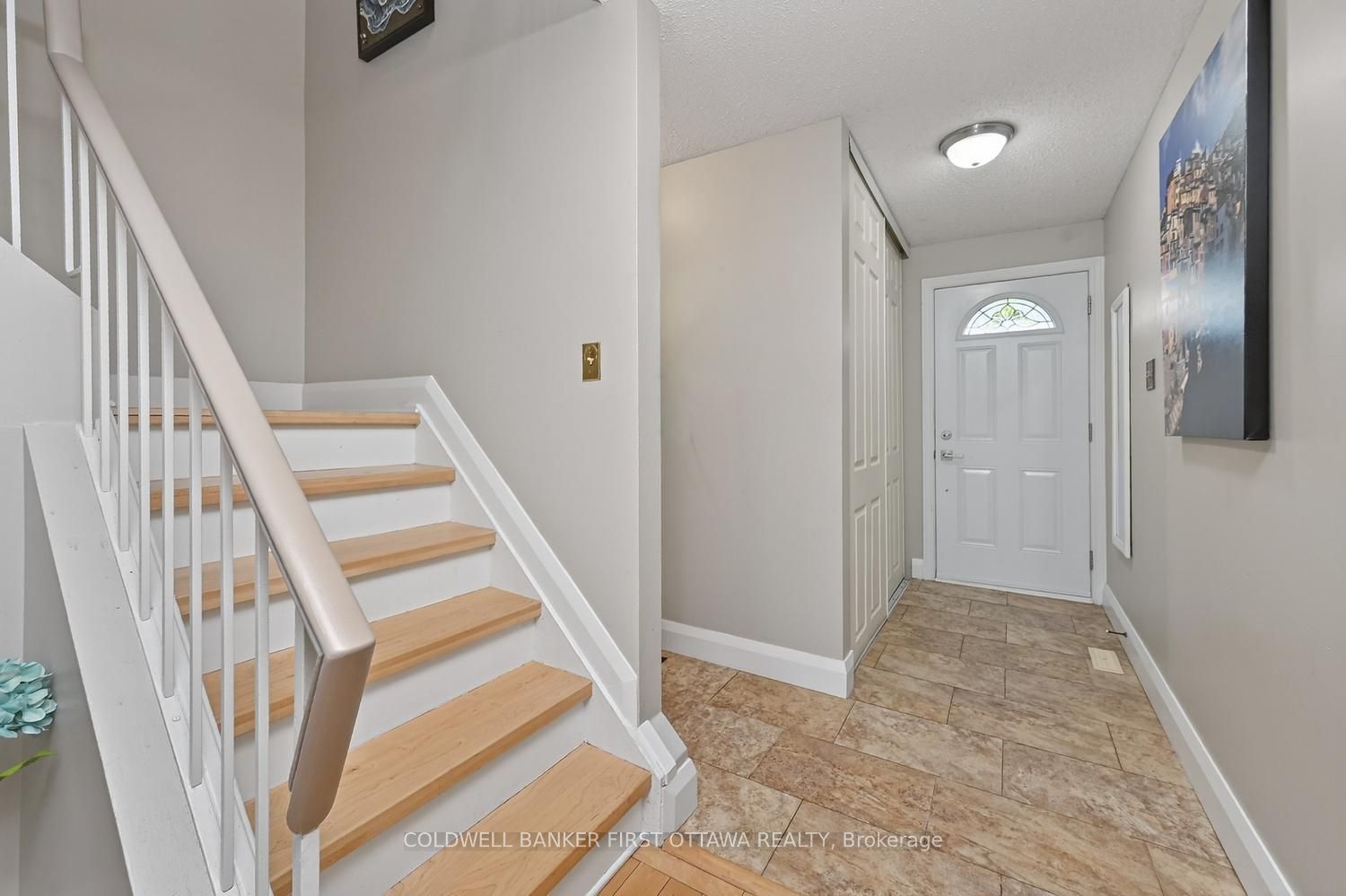 1528 Brookmill Lane, Cyrville - Carson Grove - Pineview, ON K1B 5G4 photo 3