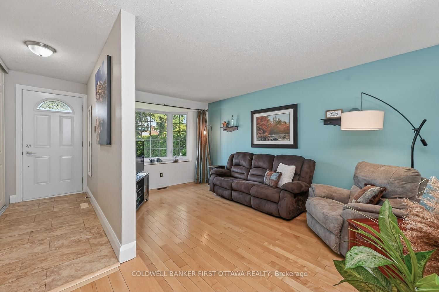 1528 Brookmill Lane, Cyrville - Carson Grove - Pineview, ON K1B 5G4 photo 4