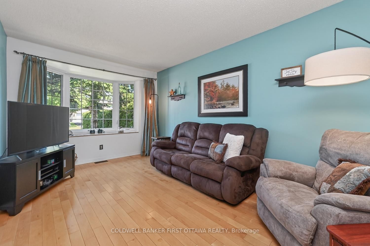 1528 Brookmill Lane, Cyrville - Carson Grove - Pineview, ON K1B 5G4 photo 5