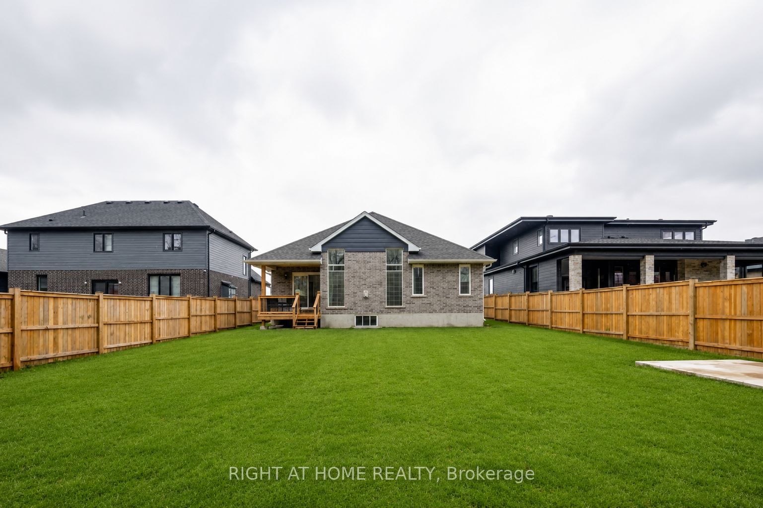 95 Optimist Drive, Southwold, ON N5P 3T2 photo 2